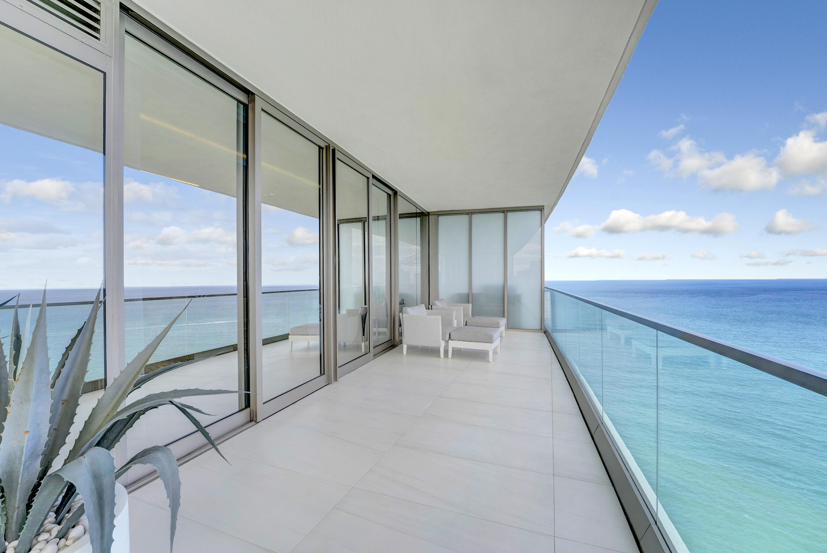 18975 Collins Avenue 3201