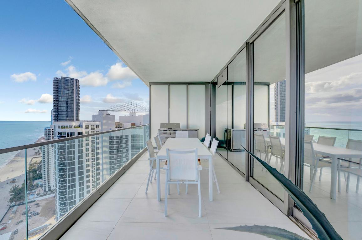 18975 Collins Avenue 3201