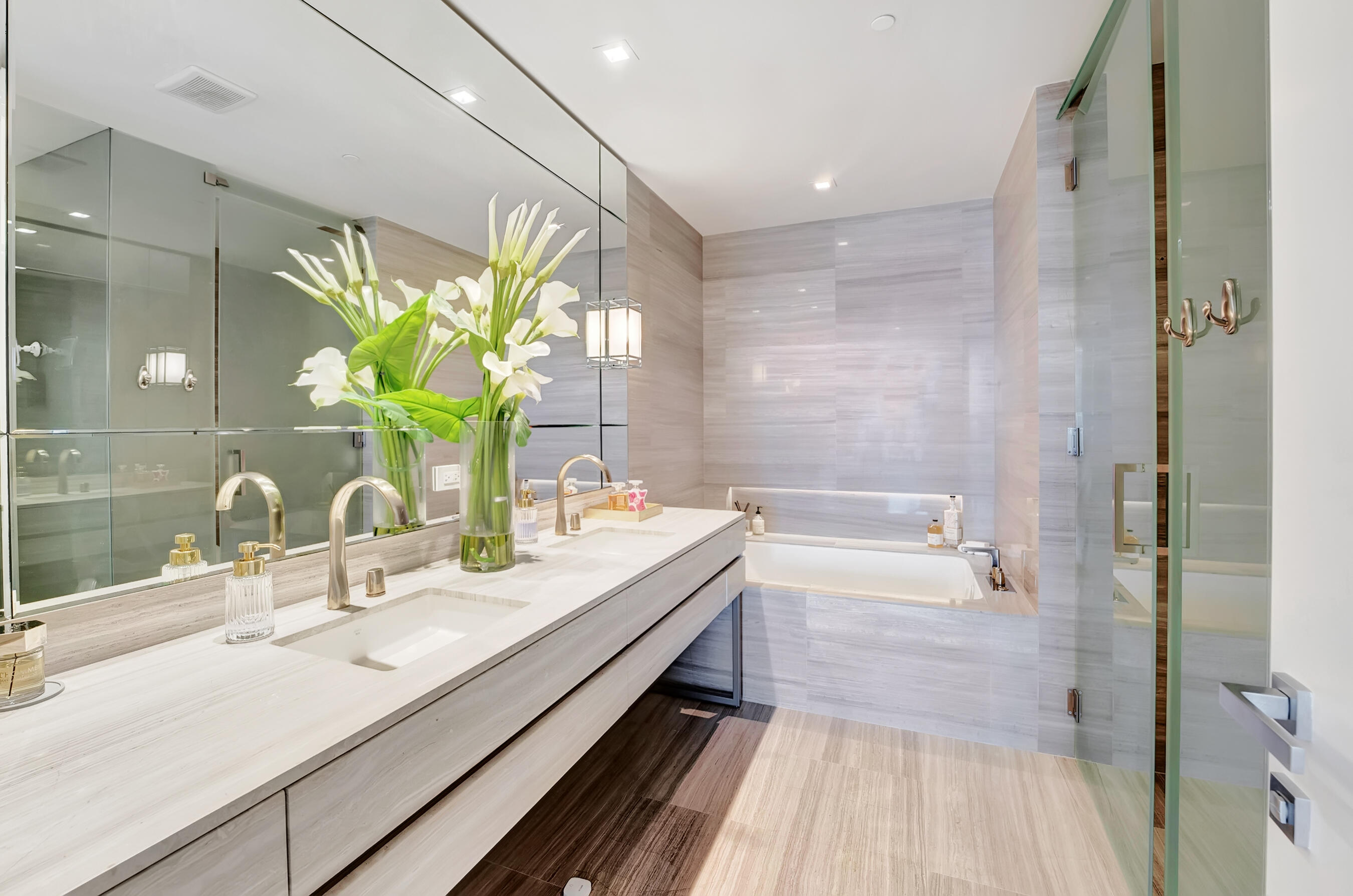 18975 Collins Avenue 3201