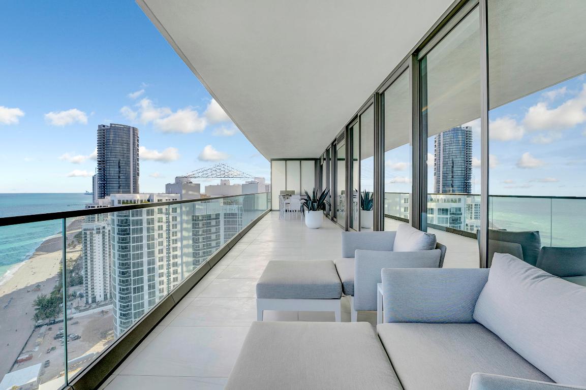 18975 Collins Avenue 3201