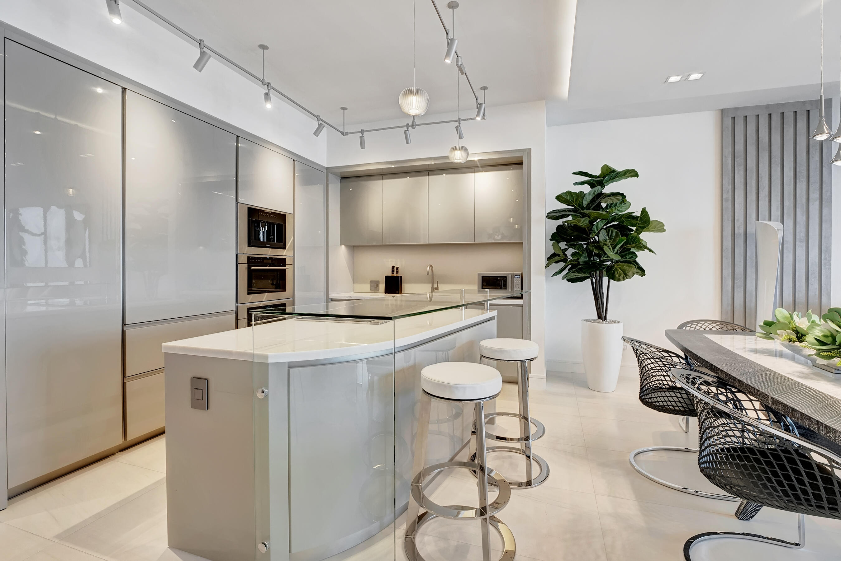 18975 Collins Avenue 3201