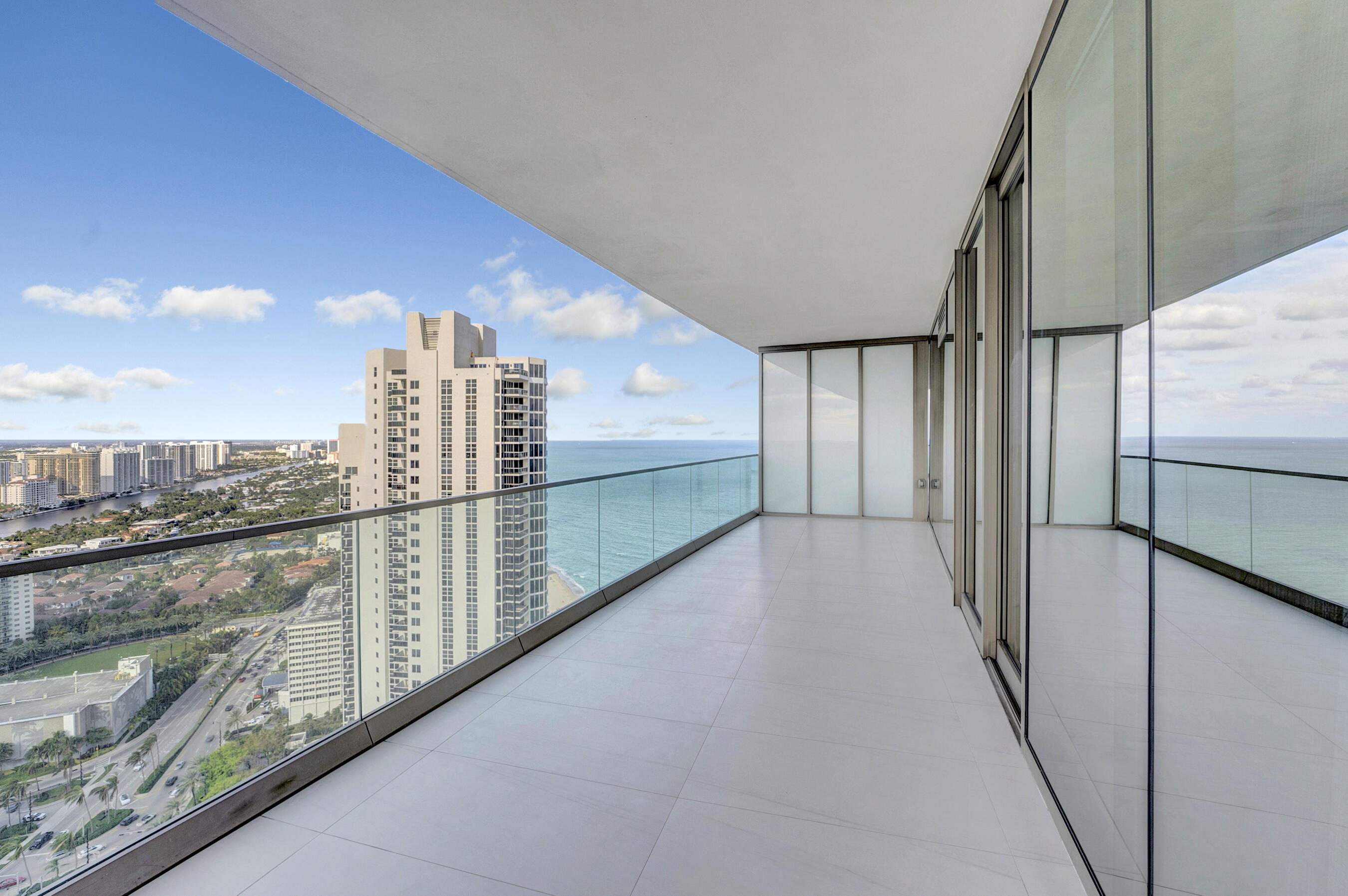 18975 Collins Avenue 3201