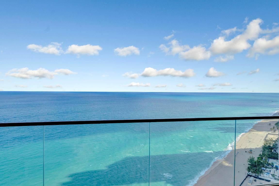 18975 Collins Avenue 3201