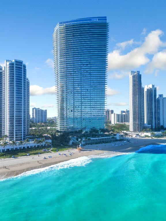 18975 Collins Avenue 3201