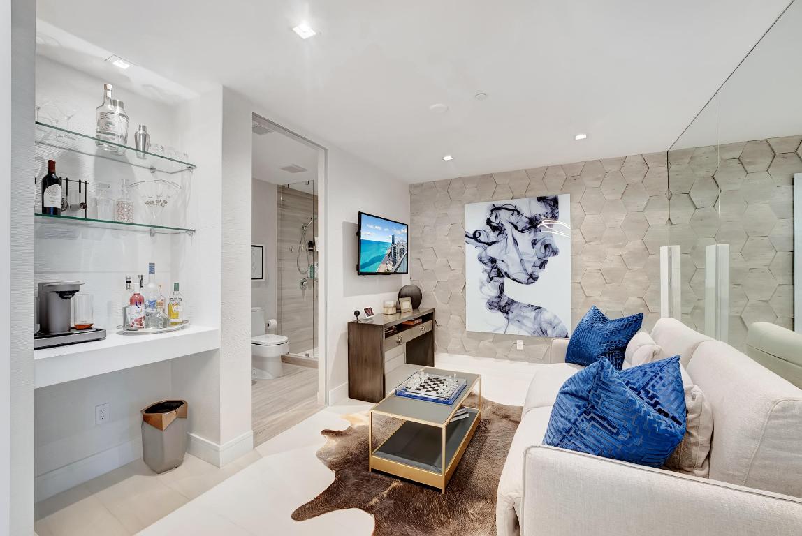 18975 Collins Avenue 3201