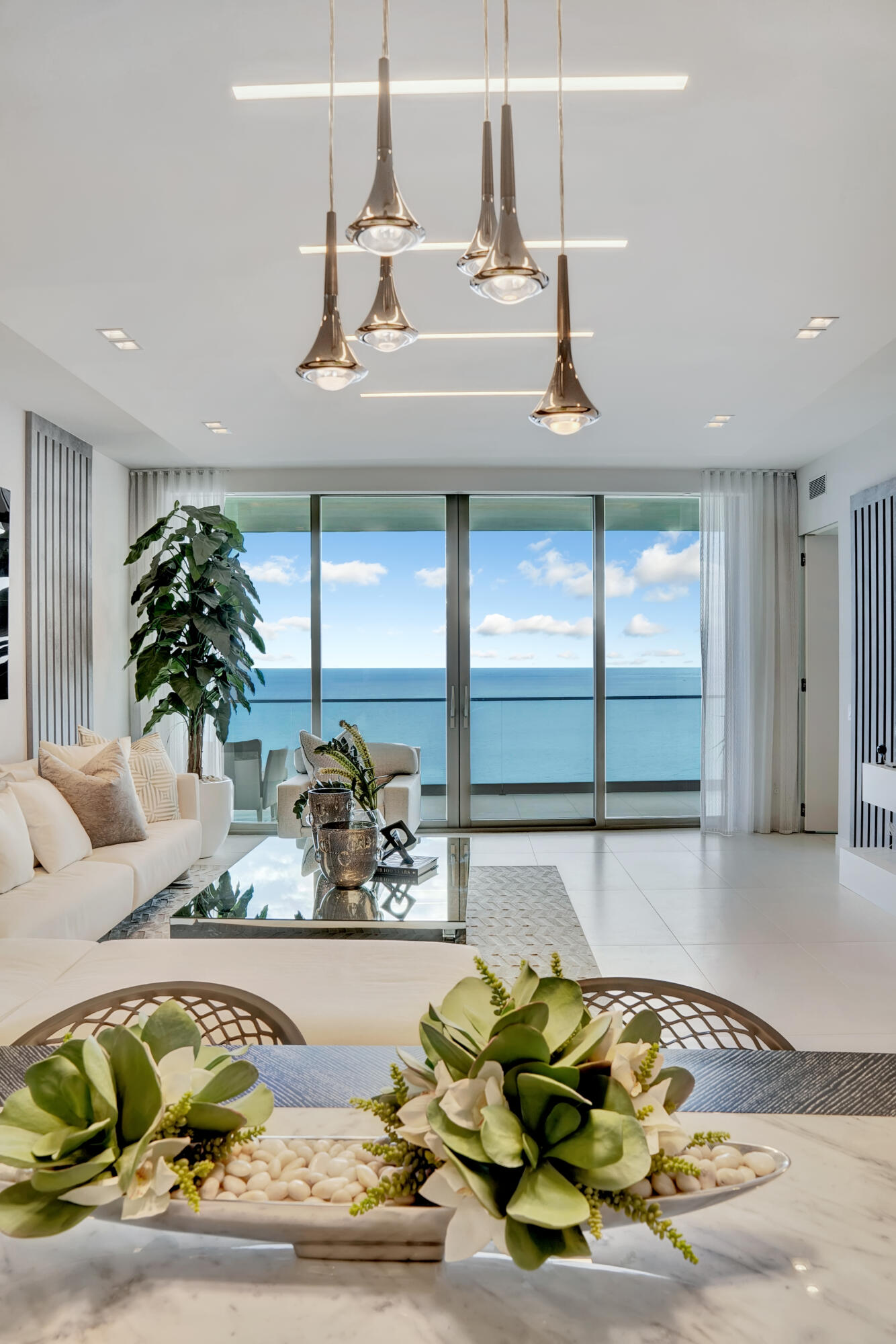 18975 Collins Avenue 3201