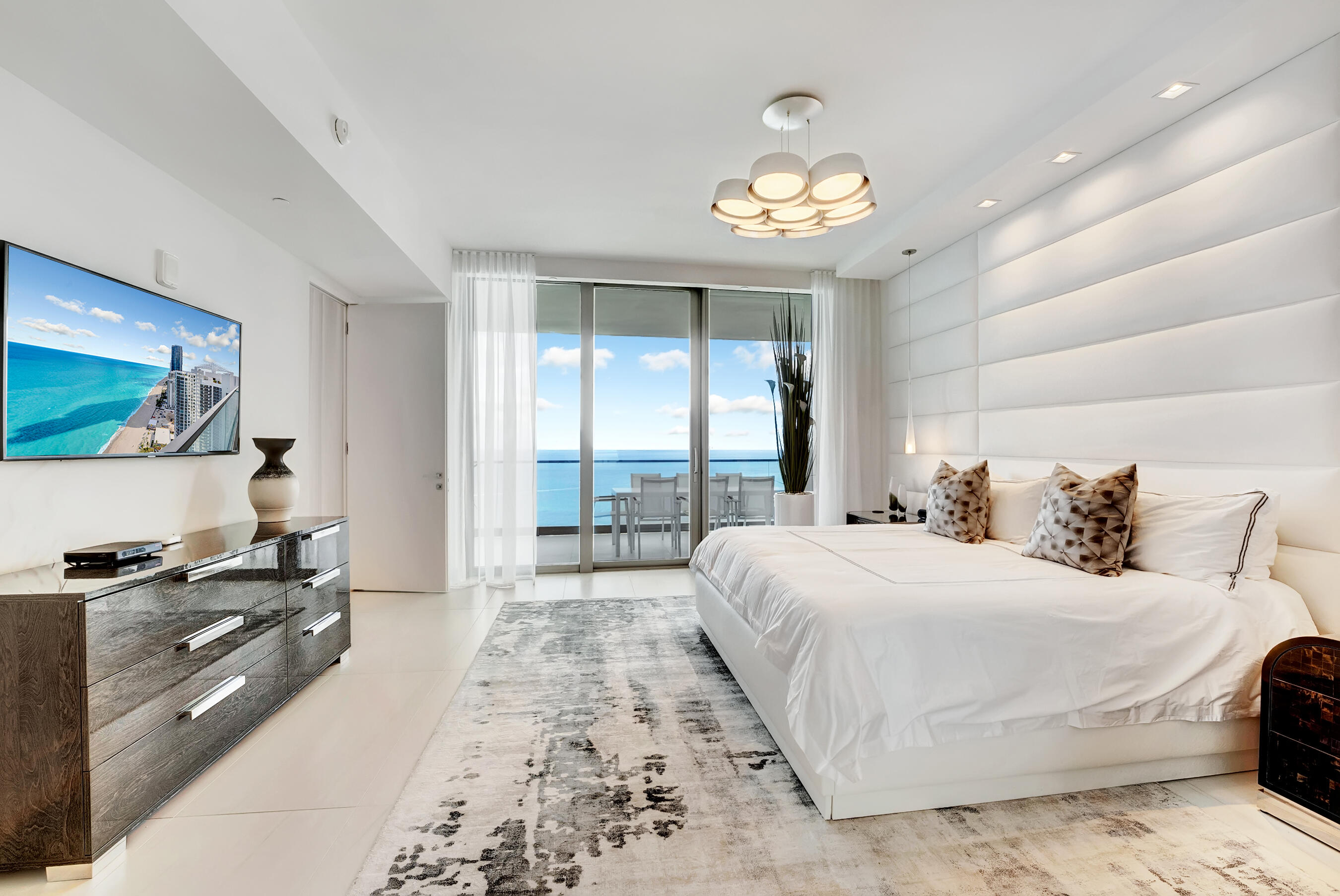 18975 Collins Avenue 3201