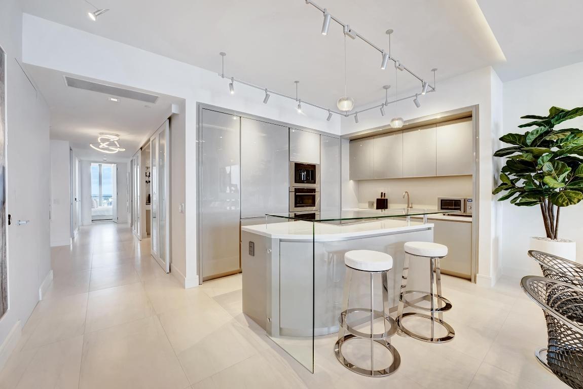 18975 Collins Avenue 3201