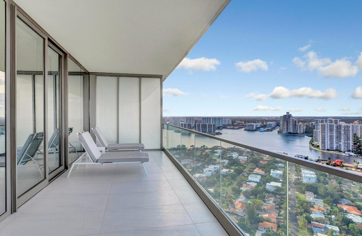 18975 Collins Avenue 3201