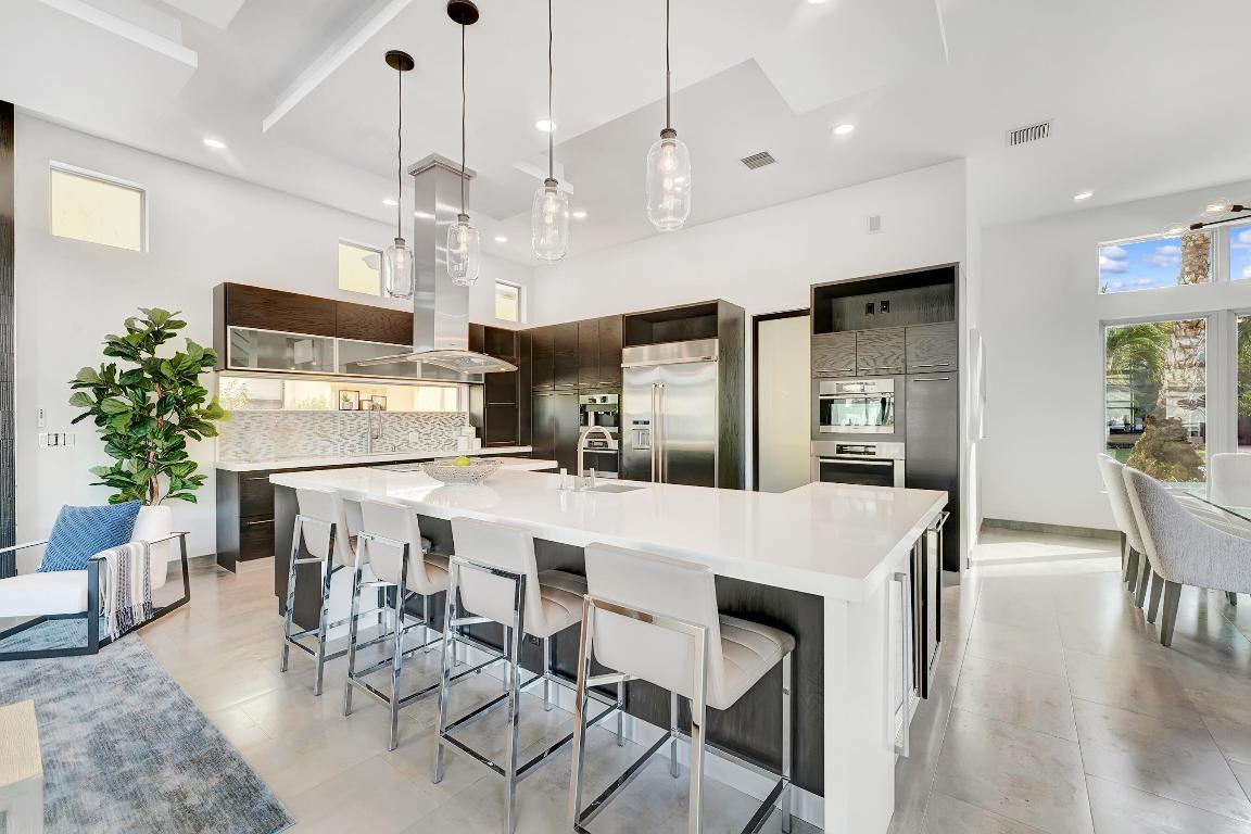 1005 Rhodes Villa Avenue