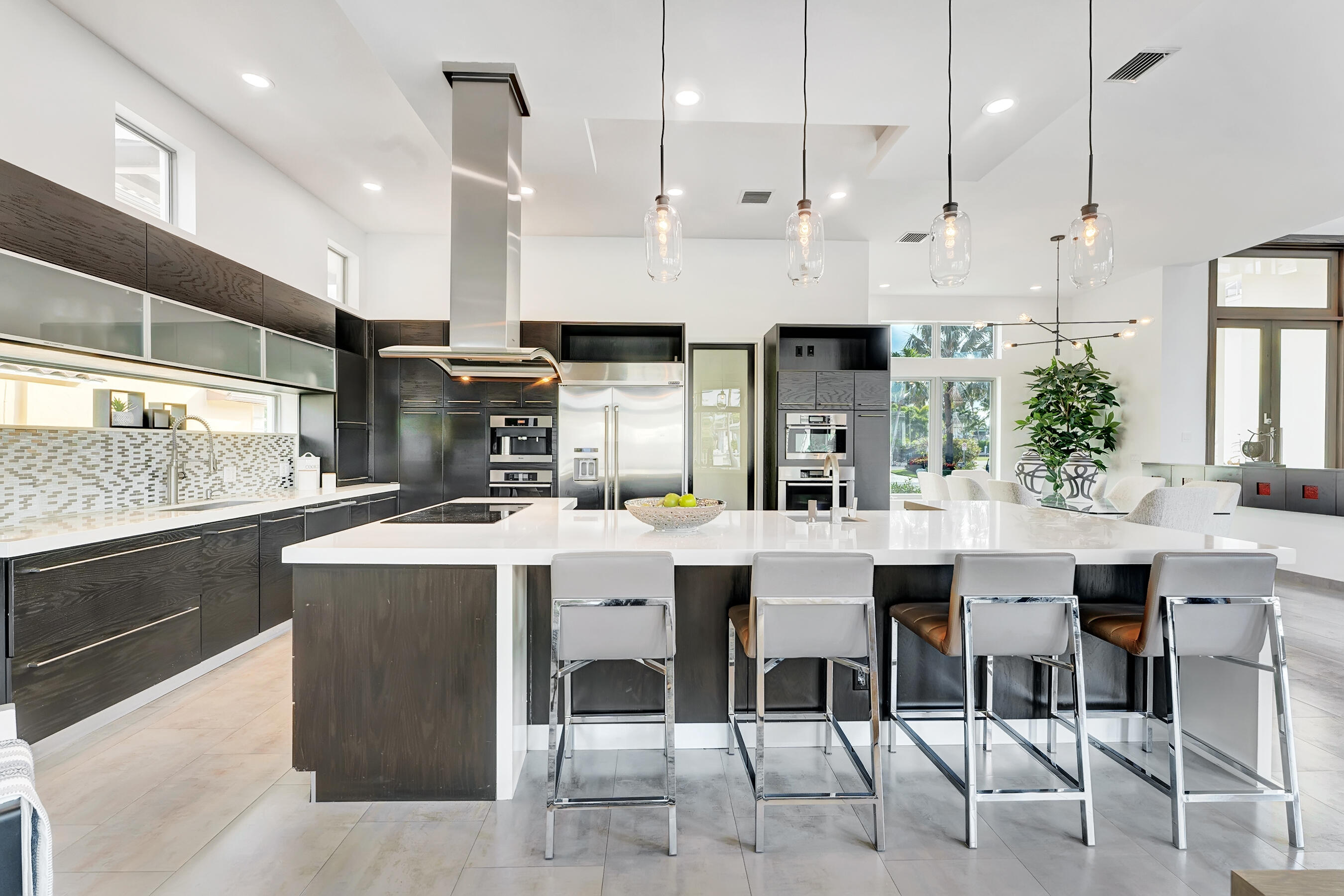 1005 Rhodes Villa Avenue