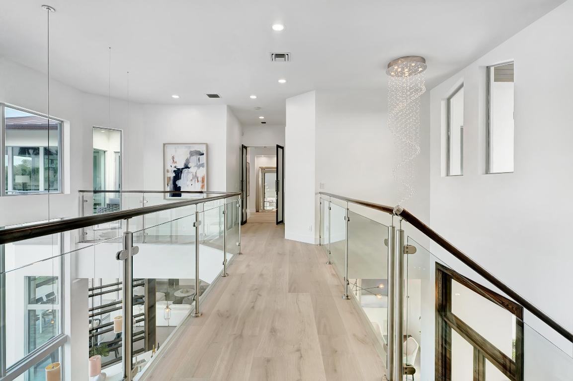 1005 Rhodes Villa Avenue