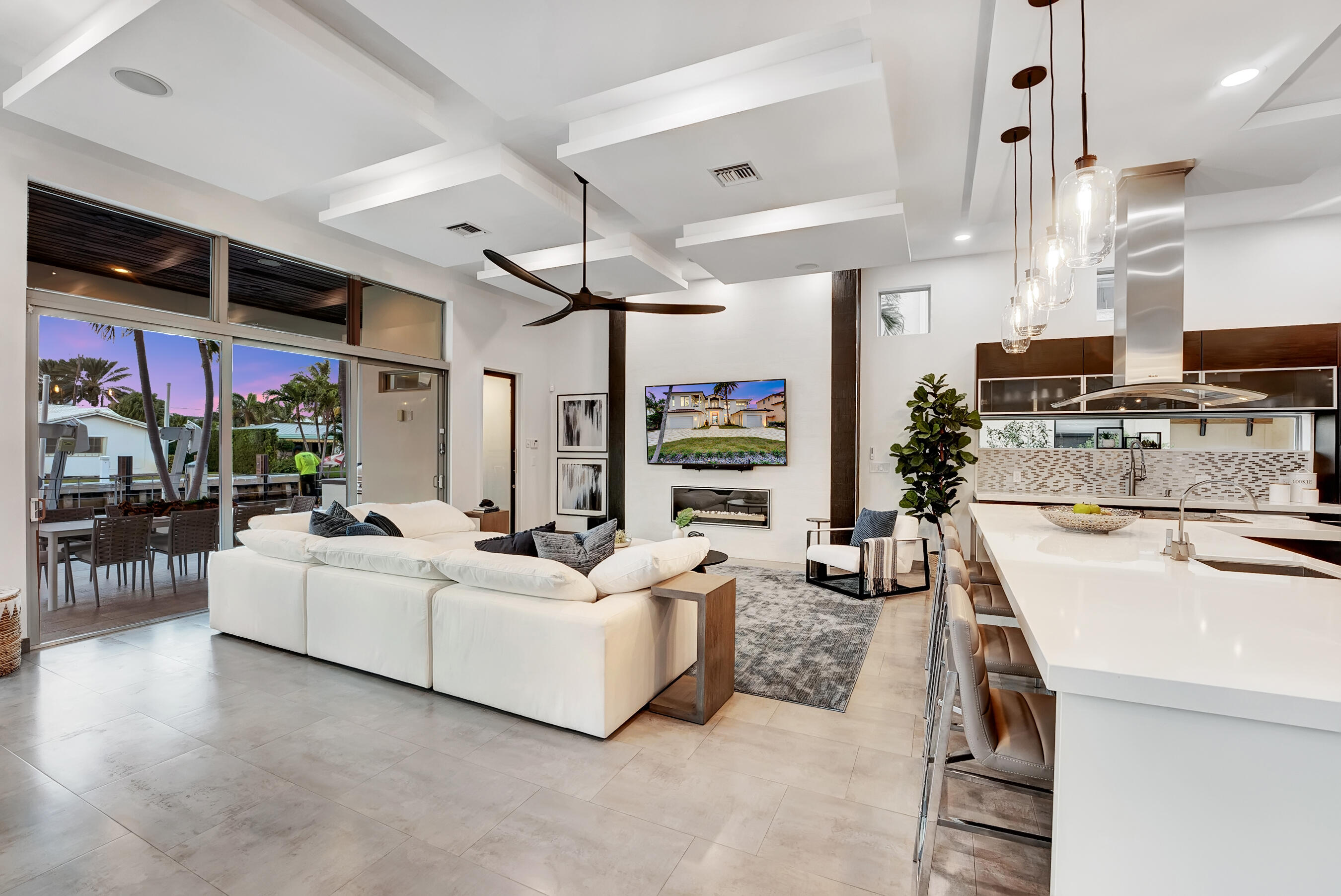 1005 Rhodes Villa Avenue