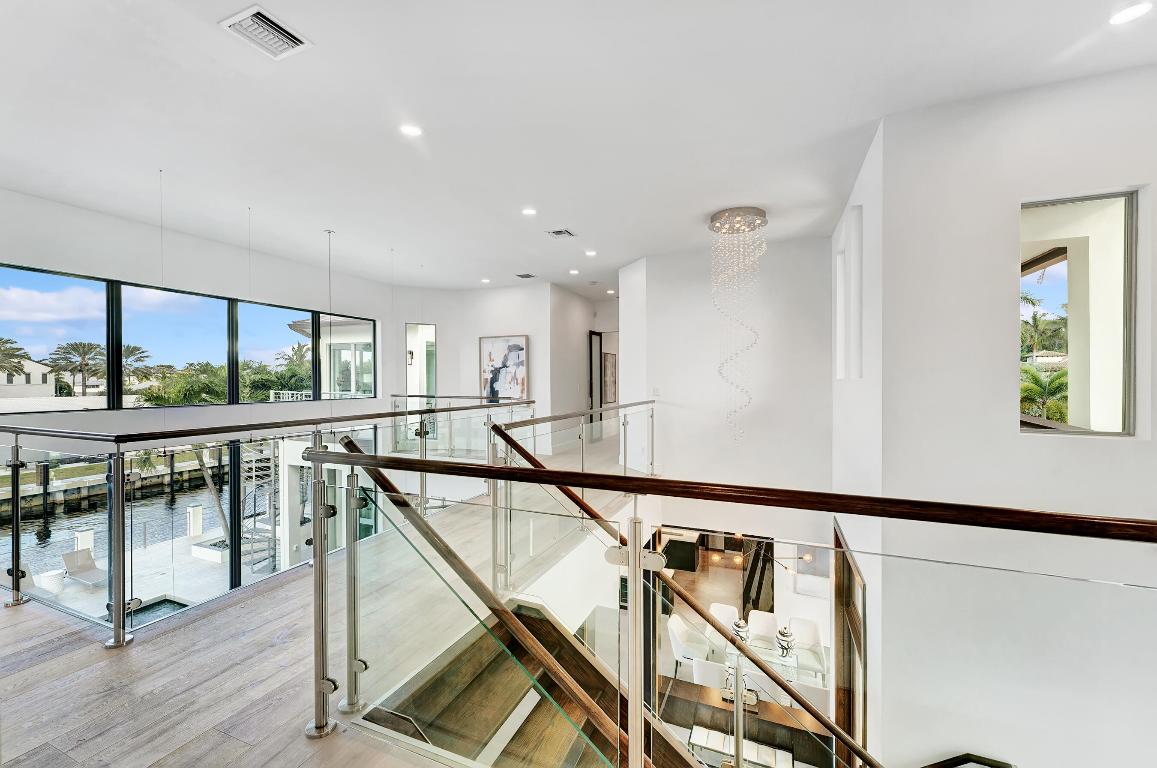 1005 Rhodes Villa Avenue