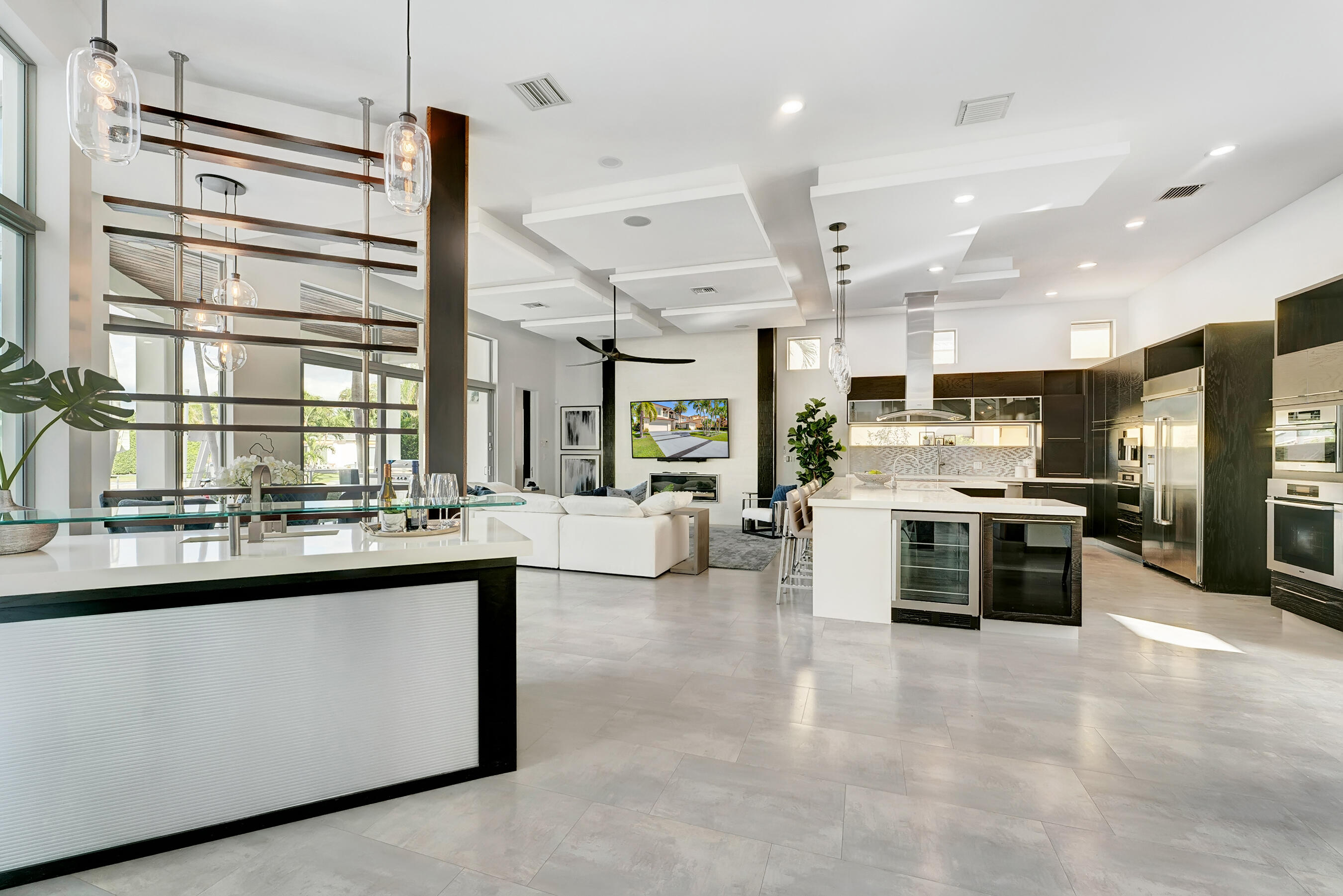 1005 Rhodes Villa Avenue