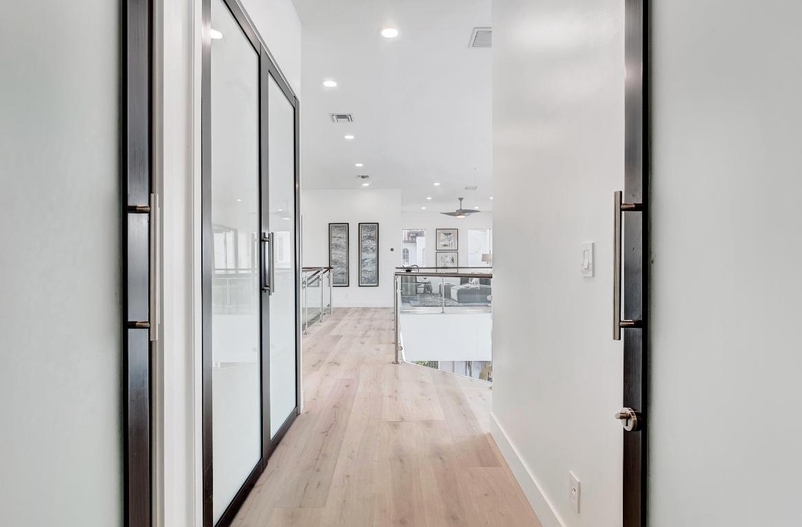 1005 Rhodes Villa Avenue