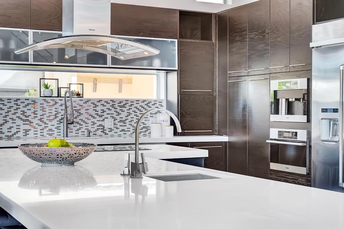 1005 Rhodes Villa Avenue