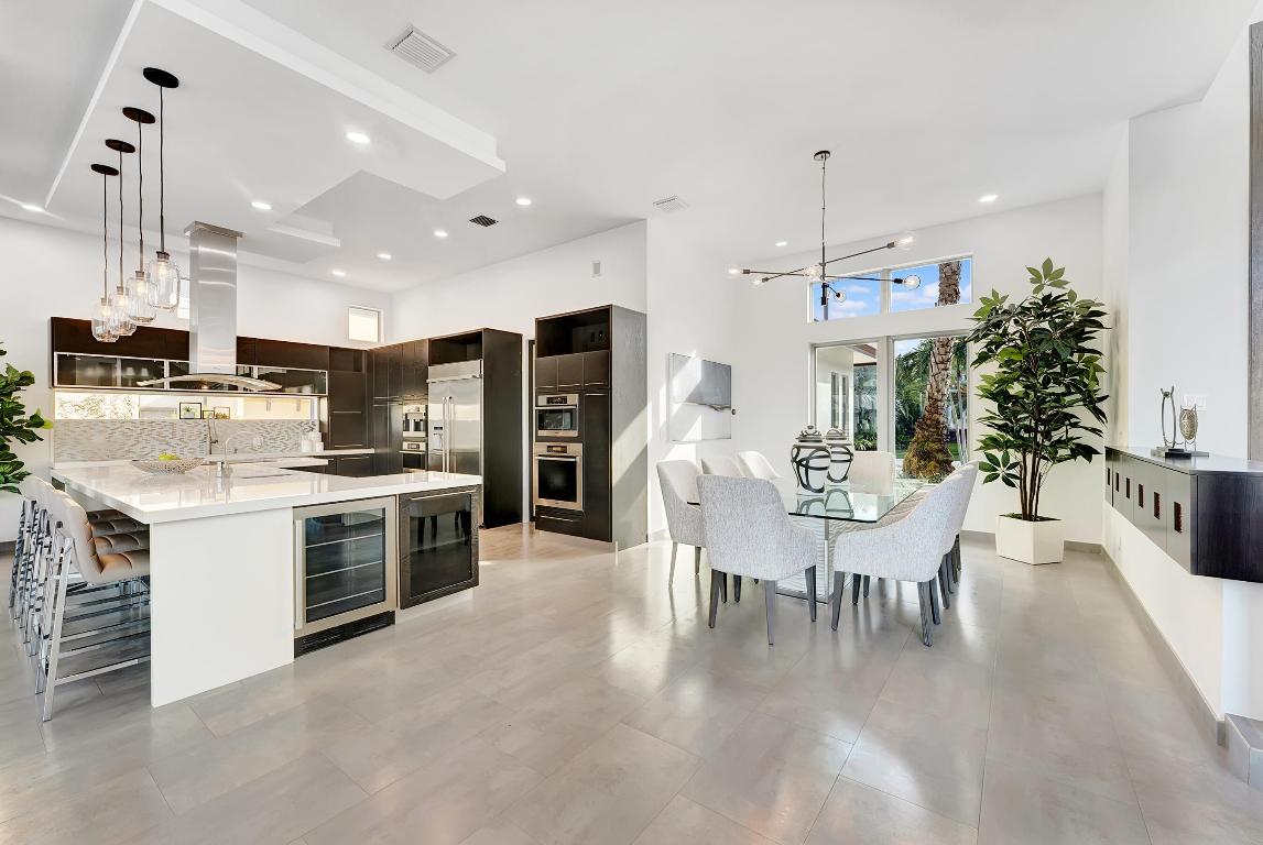 1005 Rhodes Villa Avenue