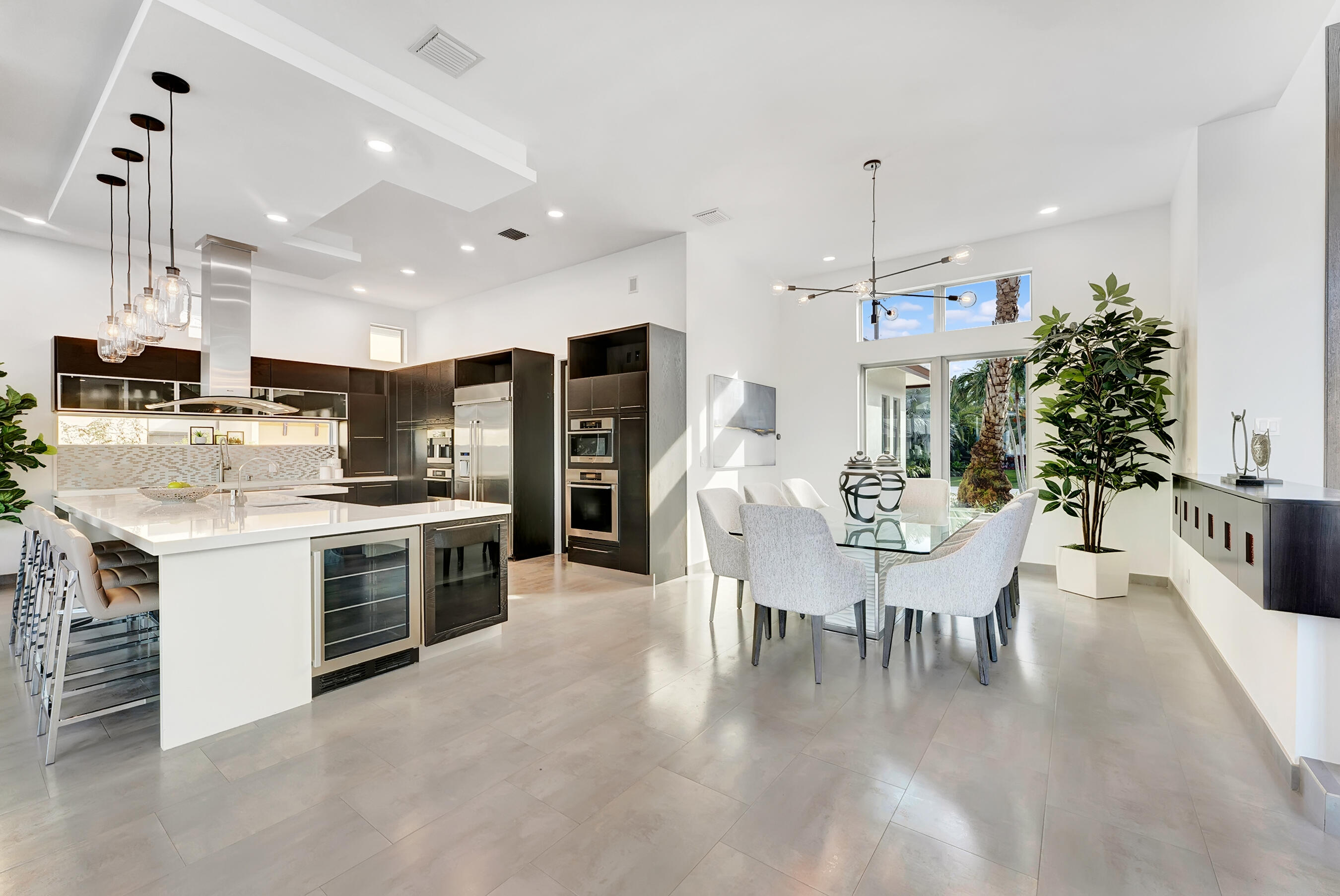 1005 Rhodes Villa Avenue