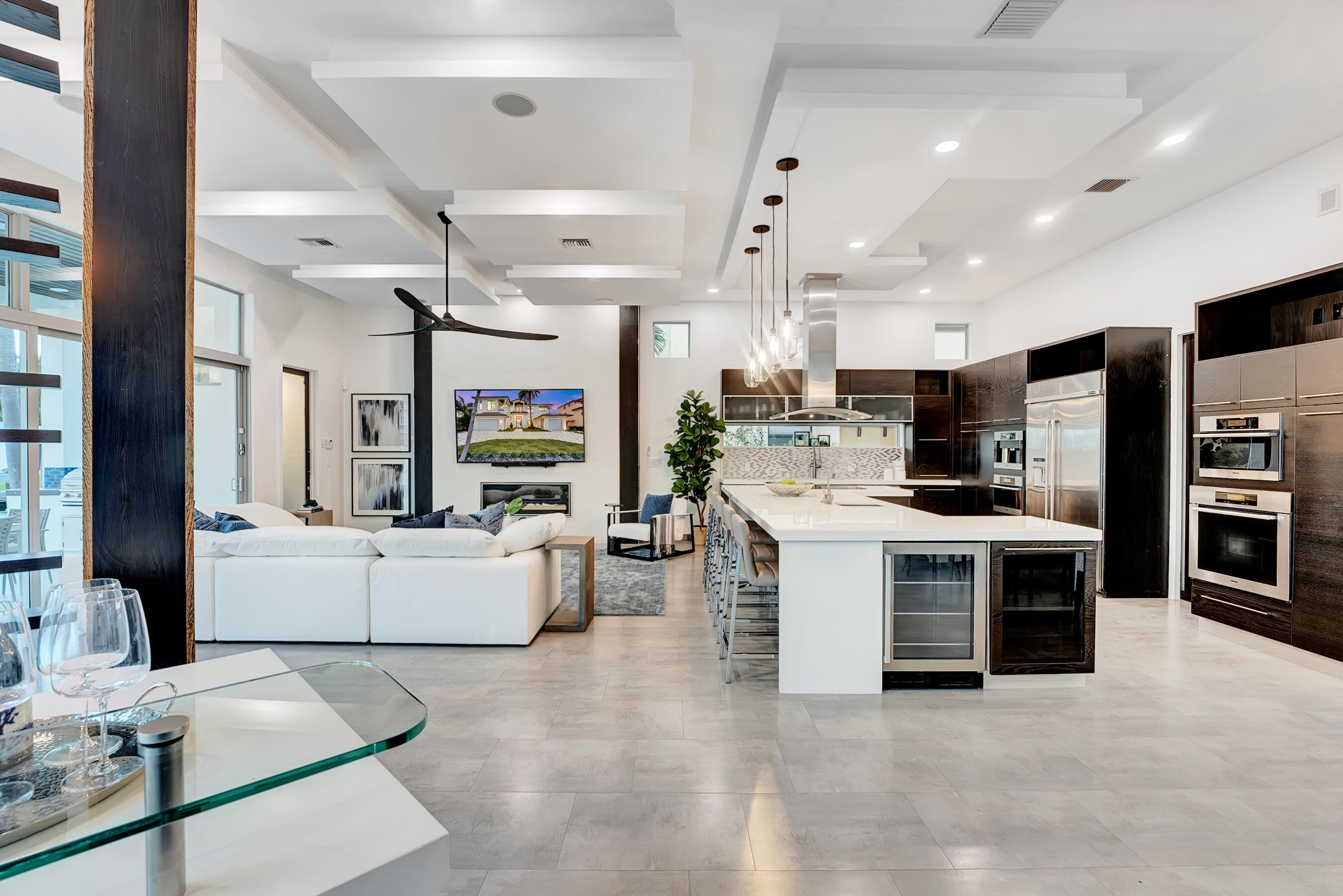 1005 Rhodes Villa Avenue