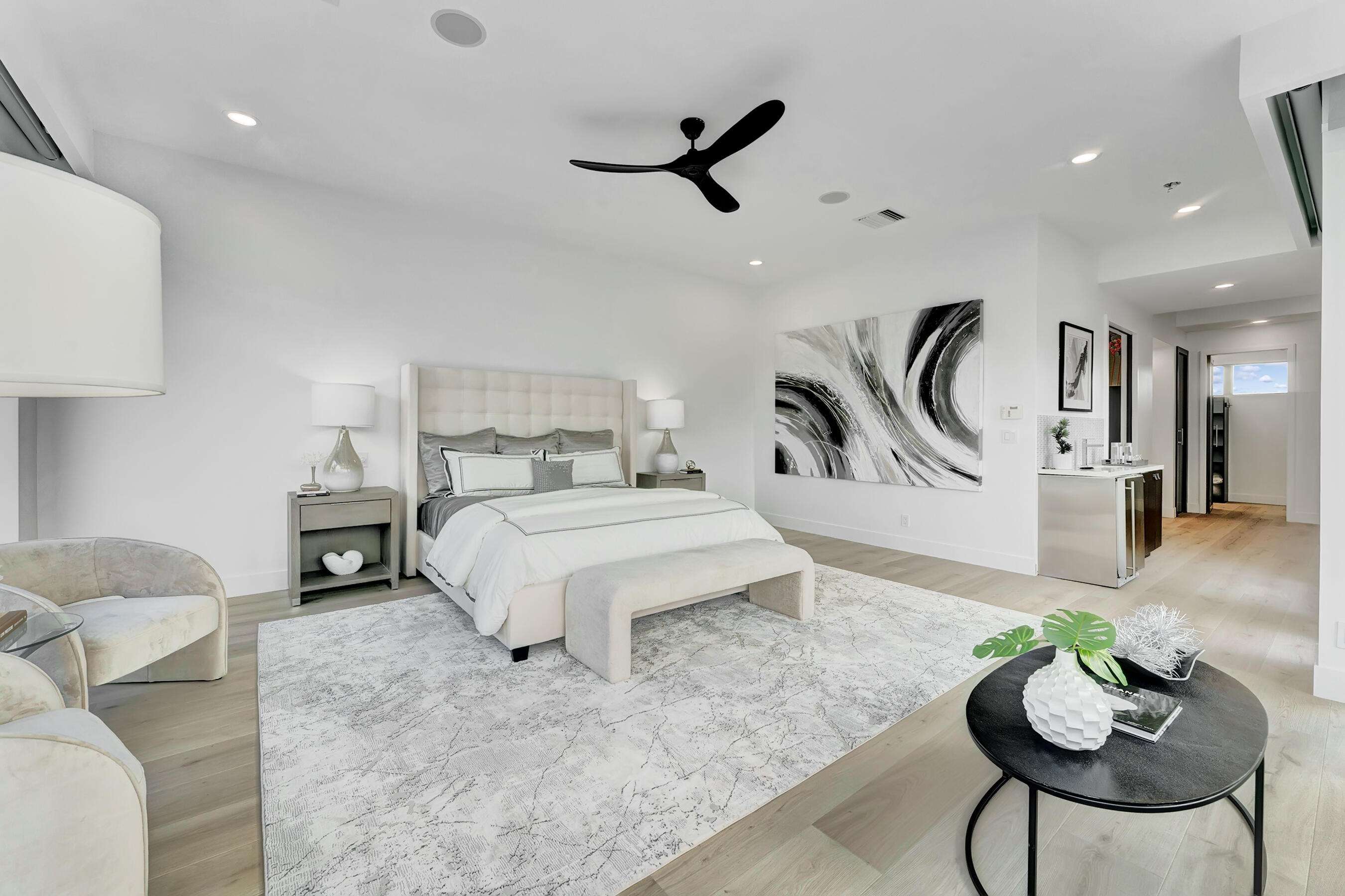 1005 Rhodes Villa Avenue