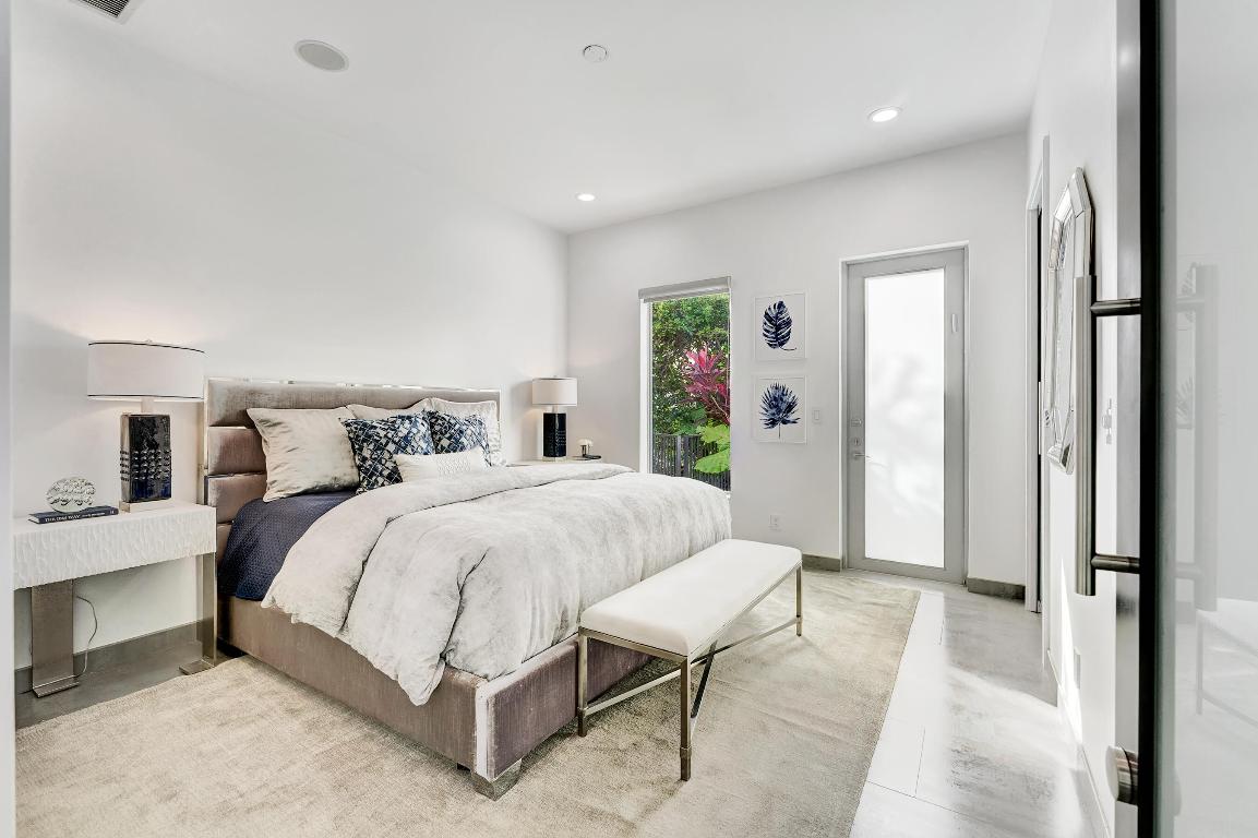 1005 Rhodes Villa Avenue