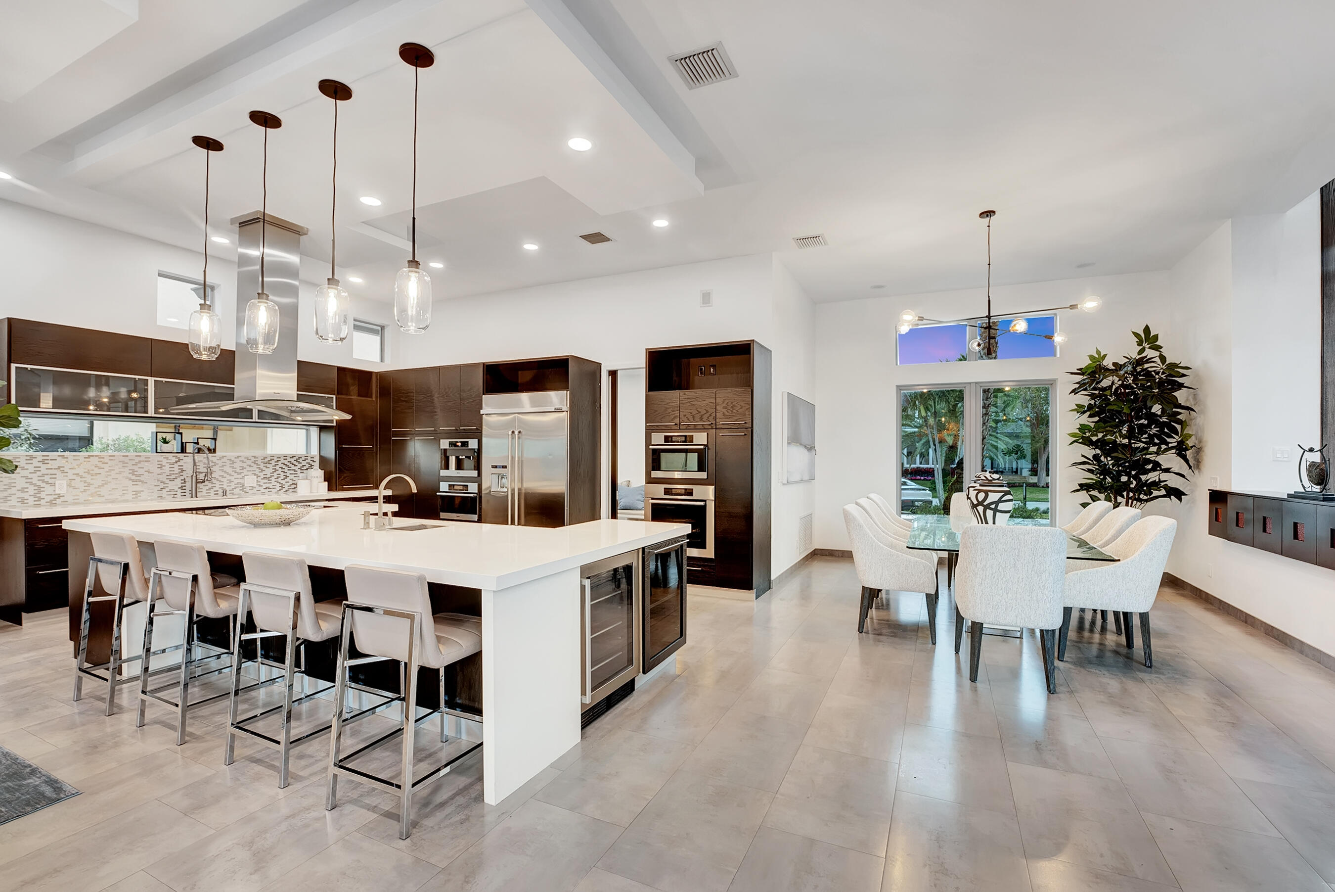 1005 Rhodes Villa Avenue