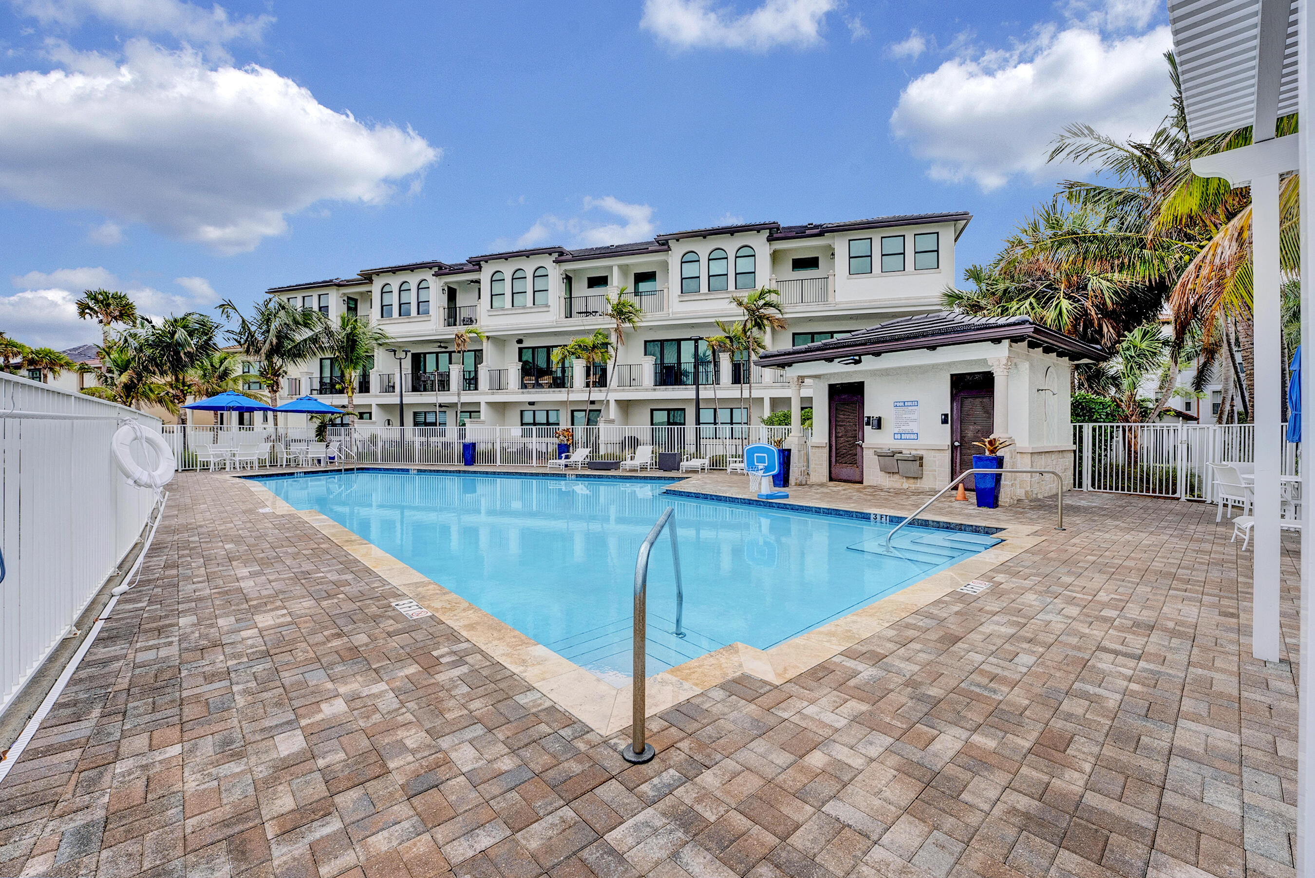 613 Windward Circle S