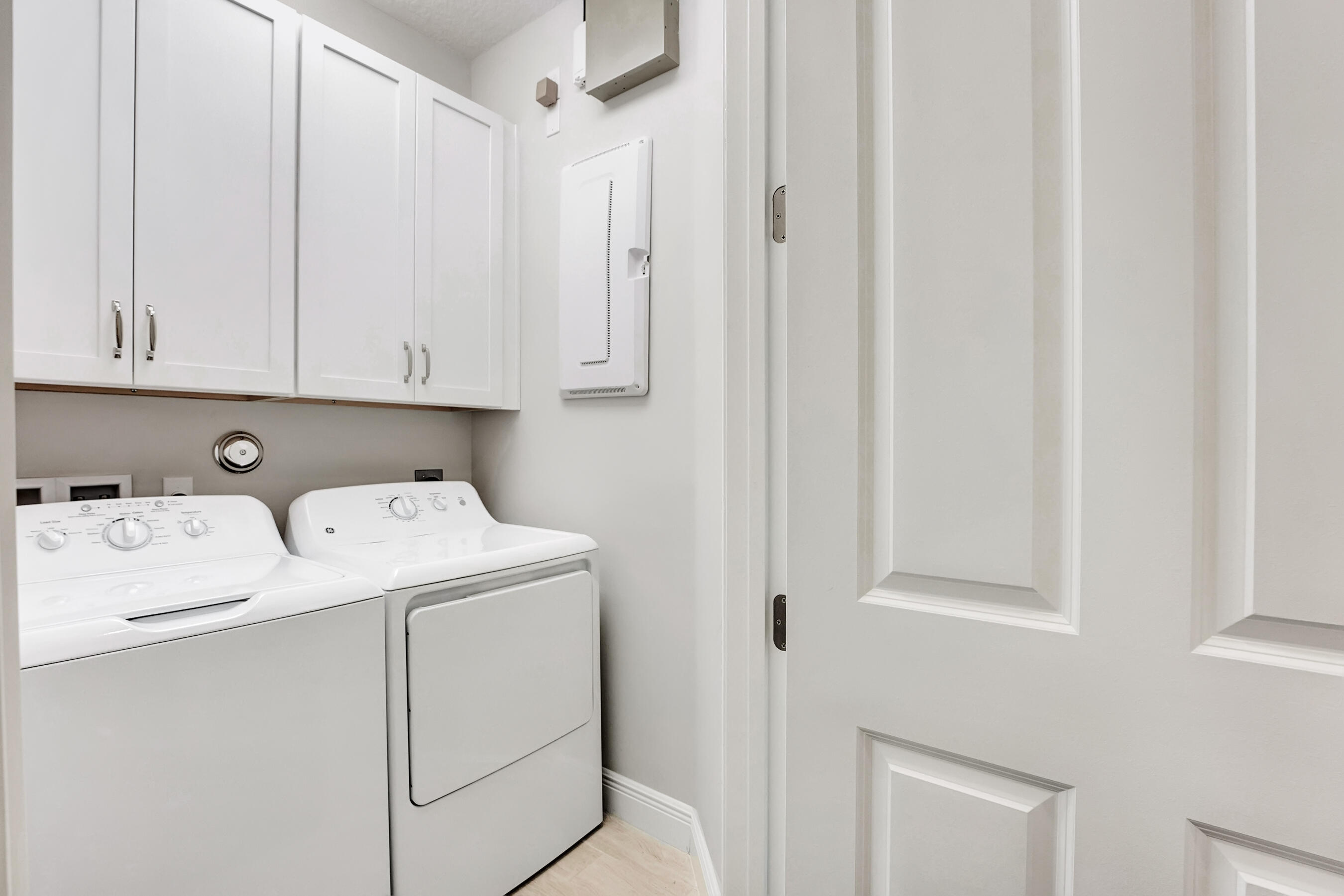 613 Windward Circle S