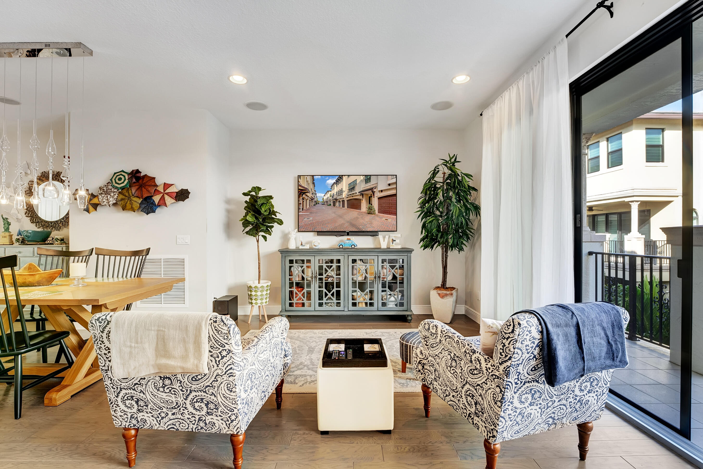 613 Windward Circle S