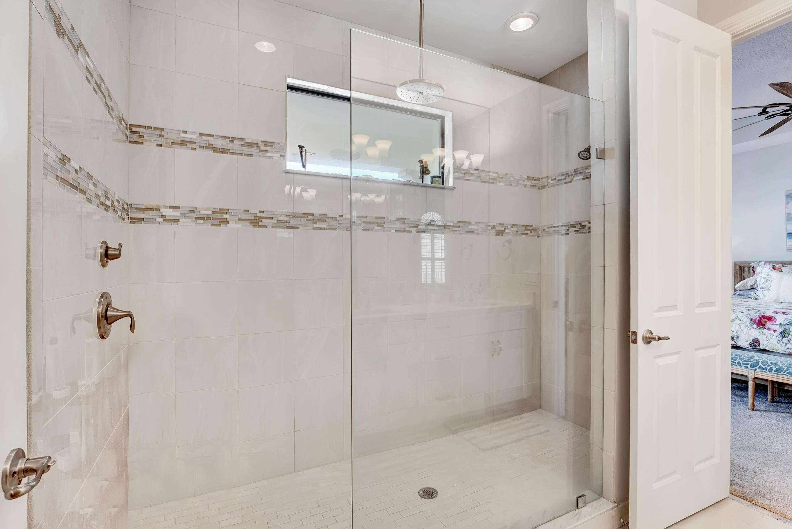 613 Windward Circle S