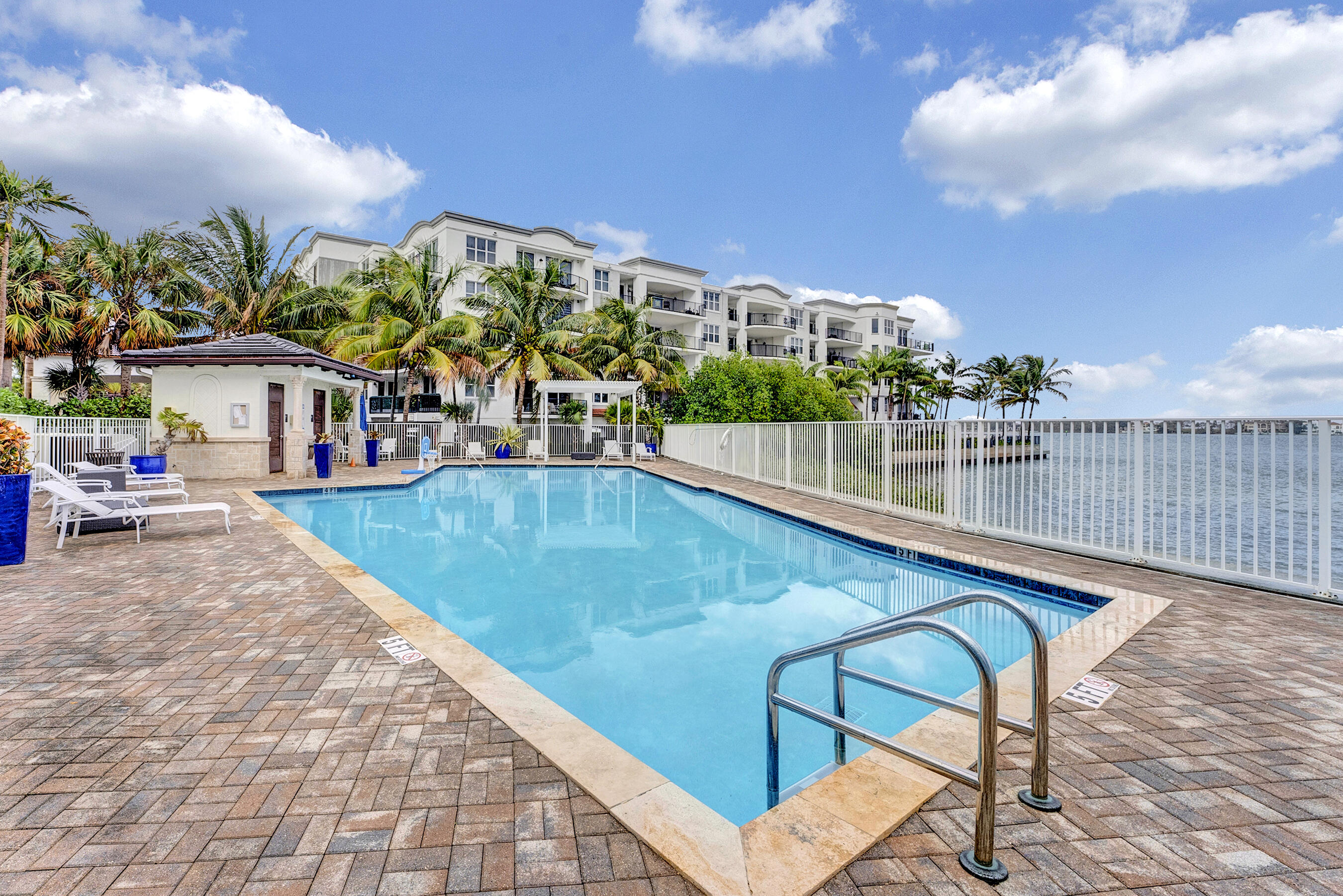 613 Windward Circle S