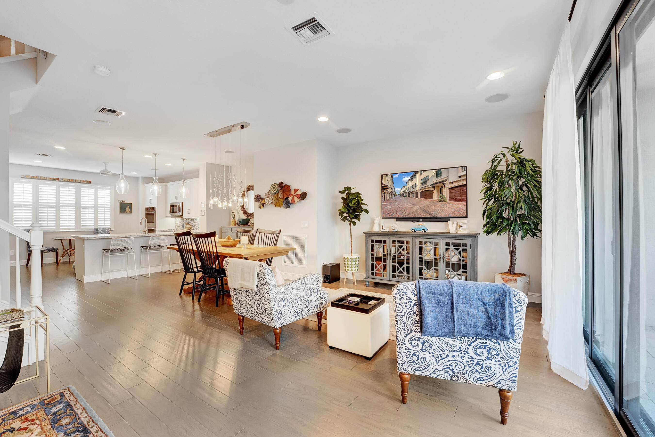 613 Windward Circle S