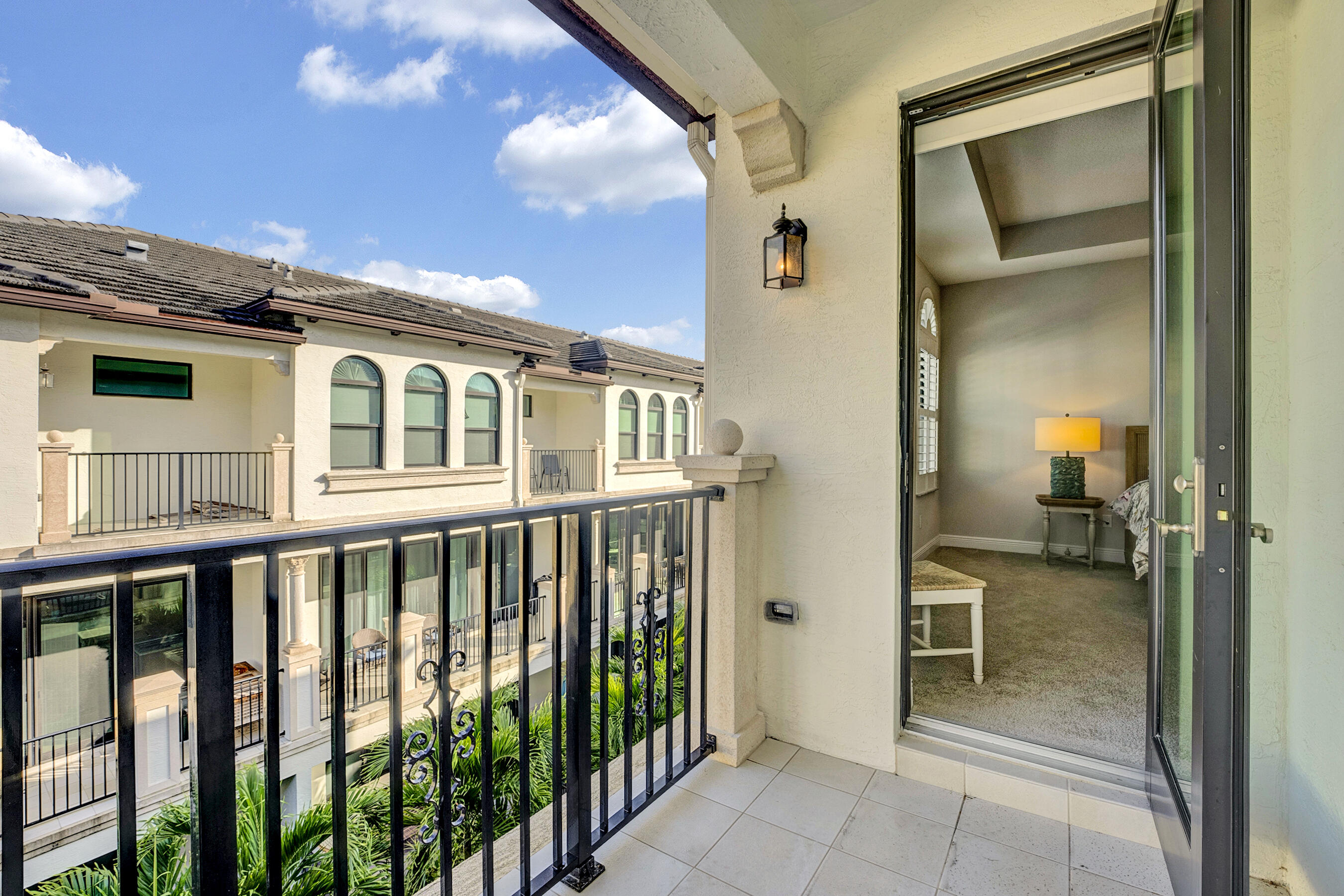 613 Windward Circle S