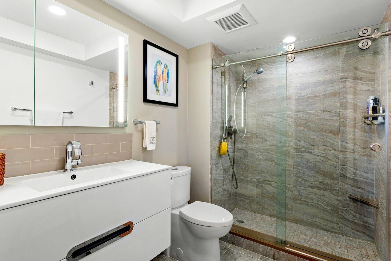 555 SE 6th Avenue 12 C