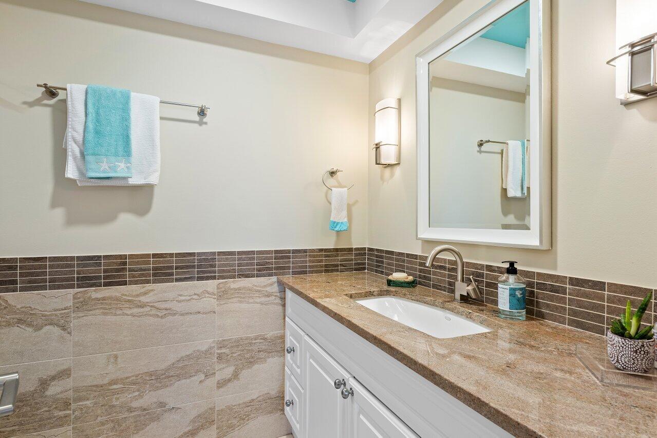 555 SE 6th Avenue 12 C