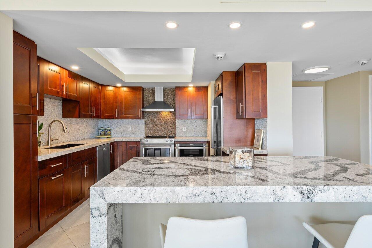 555 SE 6th Avenue 12 C