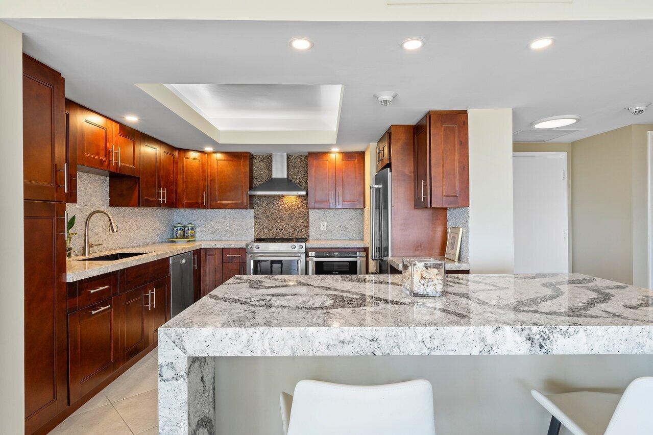 555 SE 6th Avenue 12 C