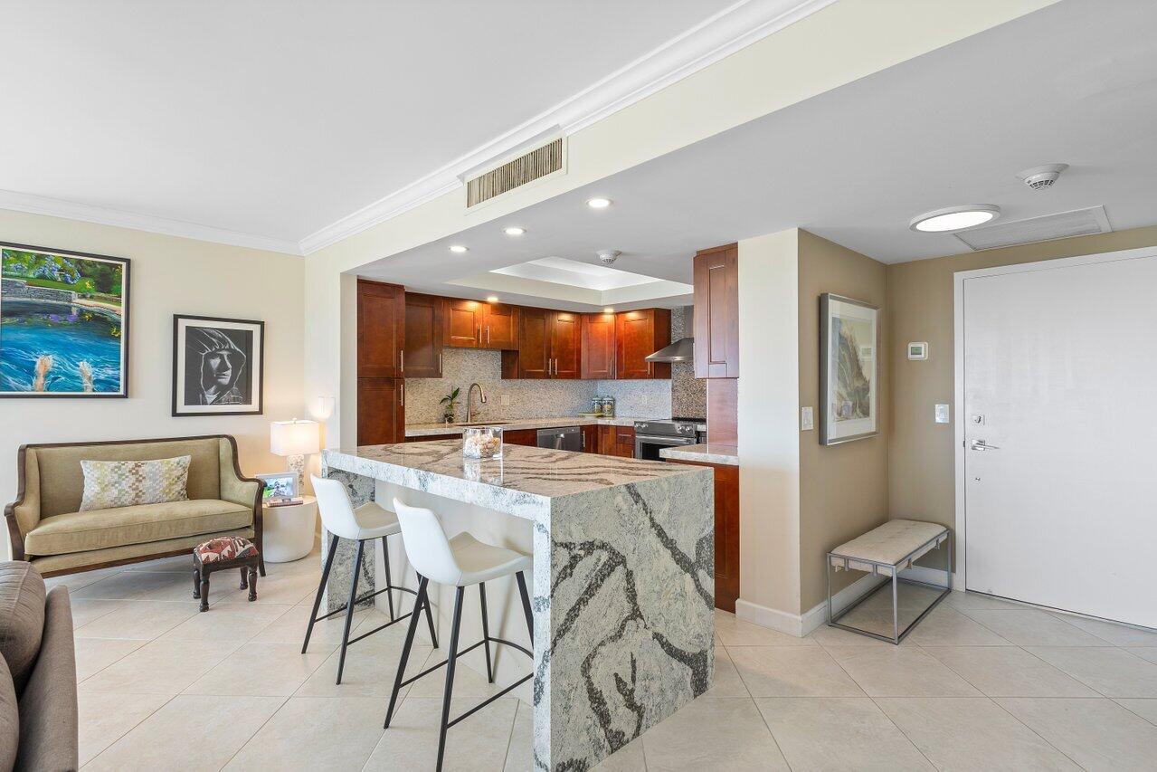 555 SE 6th Avenue 12 C