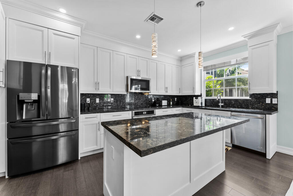 347 E Cannery Row Circle