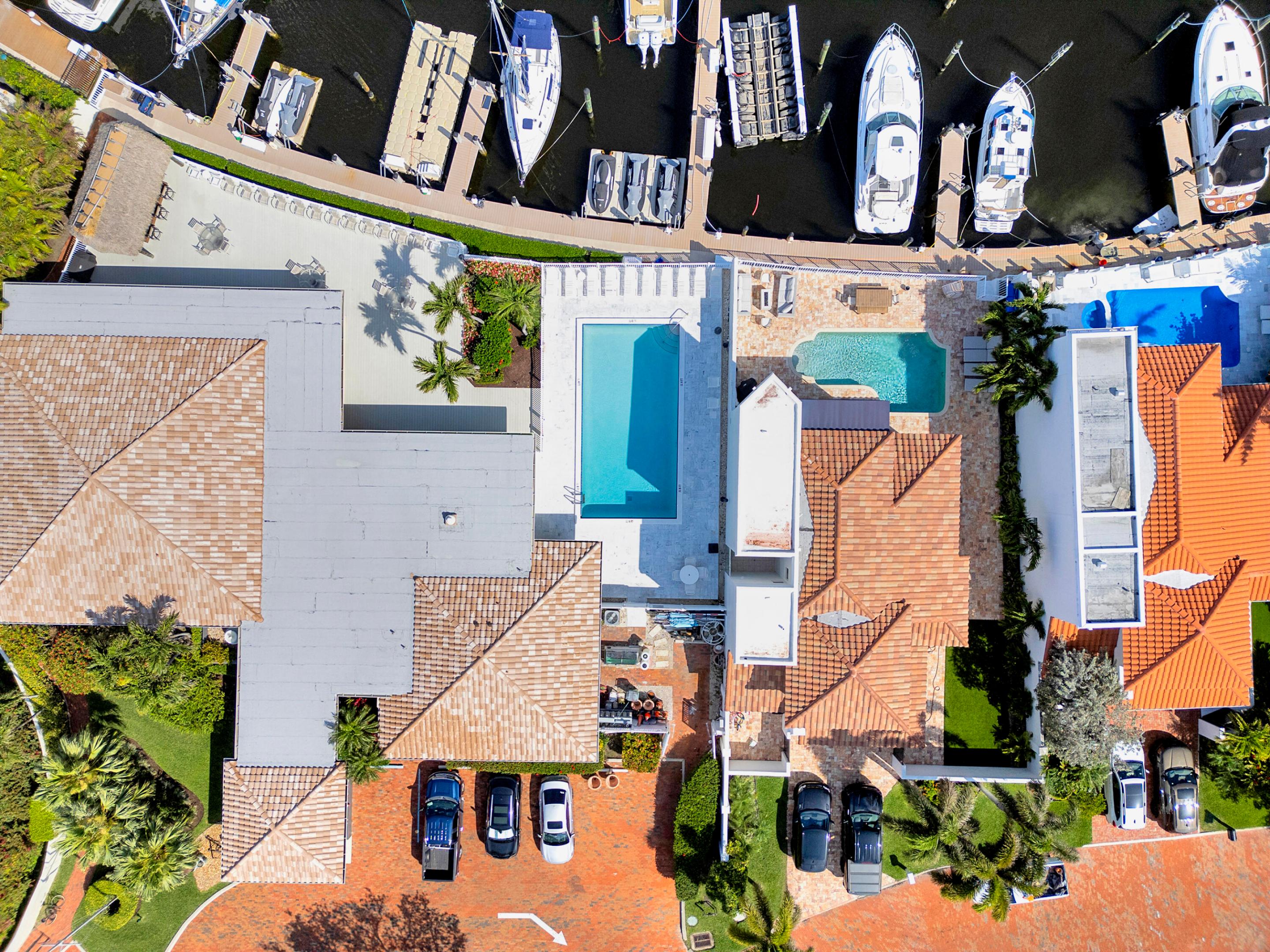 210 Captains Walk 716