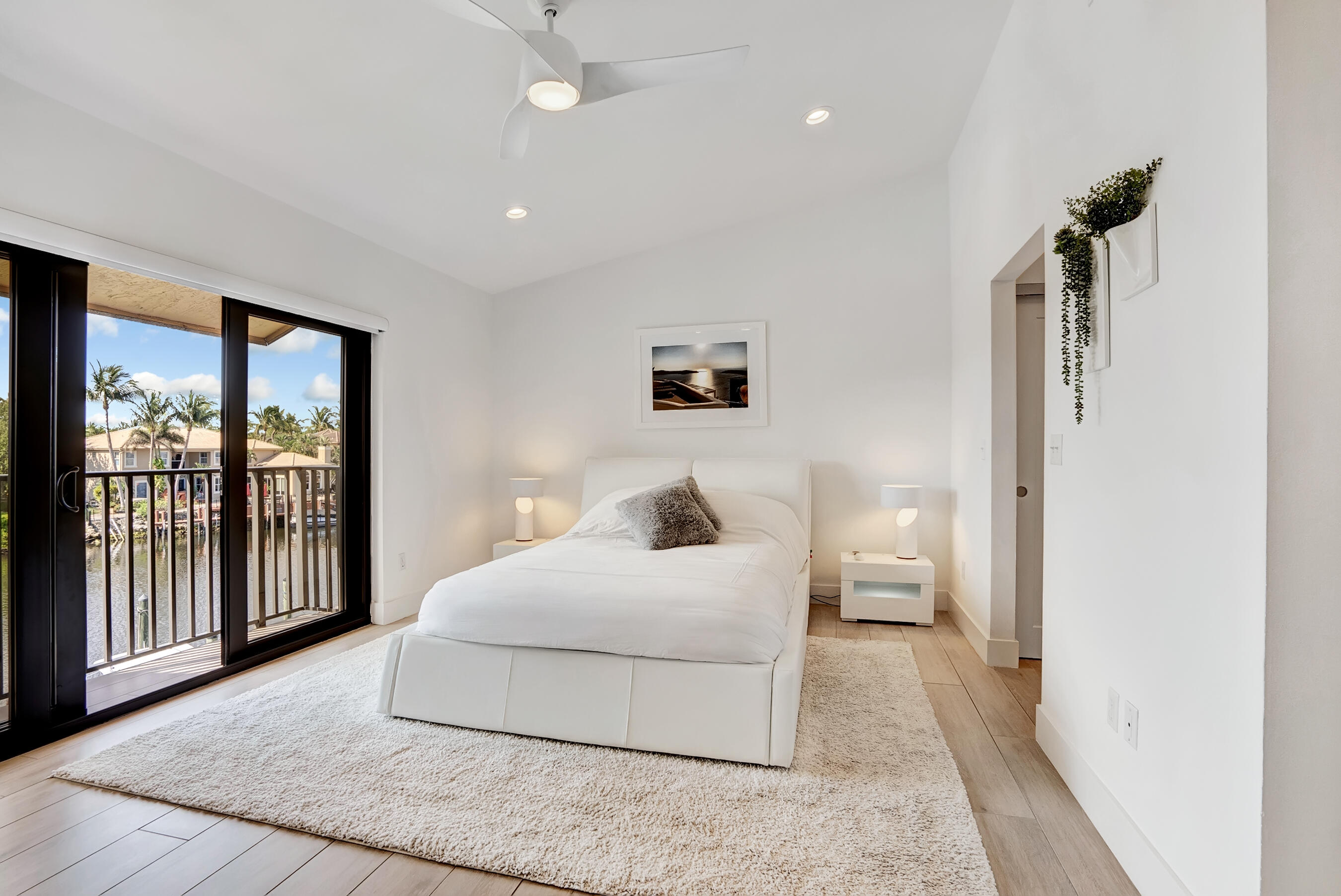 210 Captains Walk 716