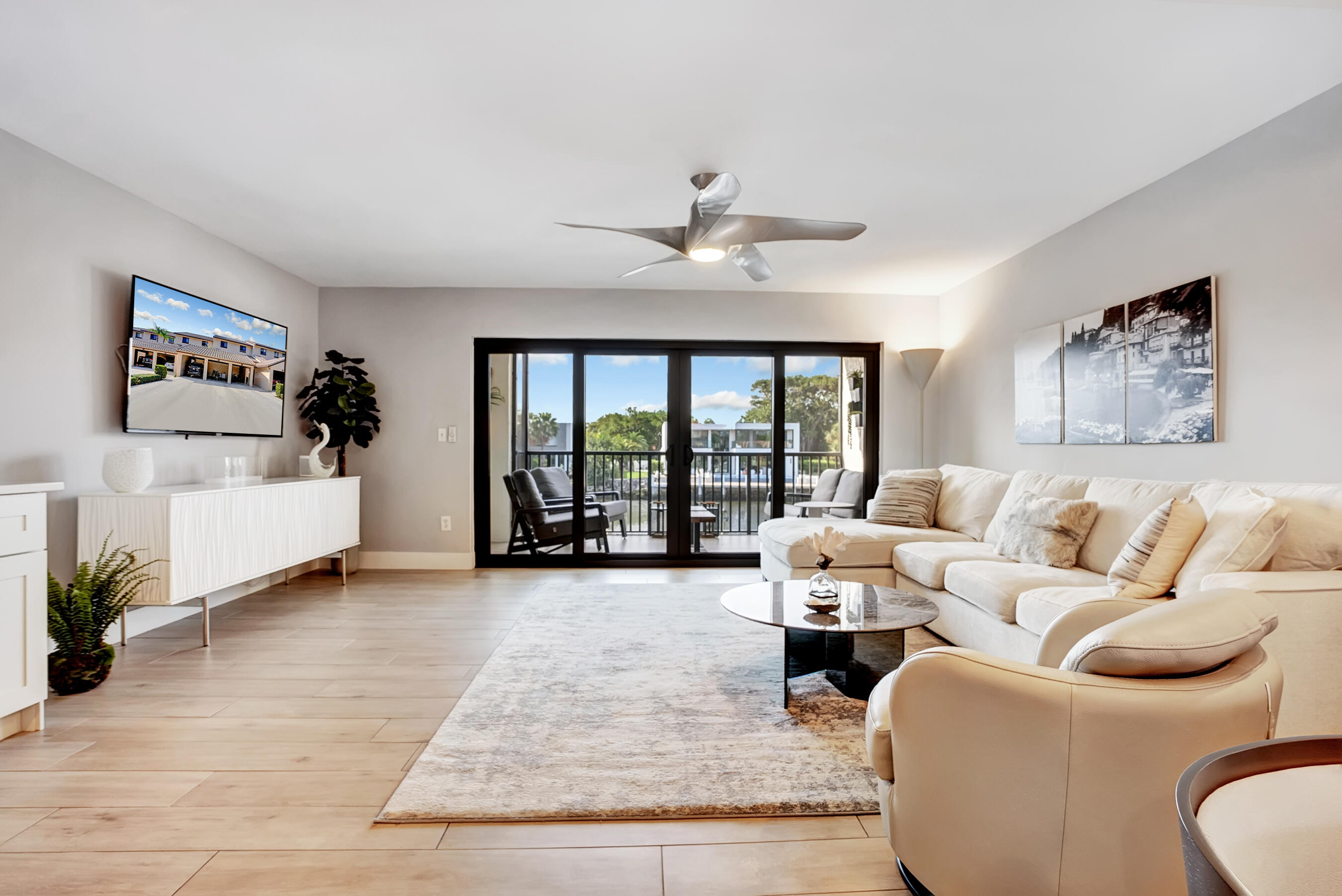 210 Captains Walk 716