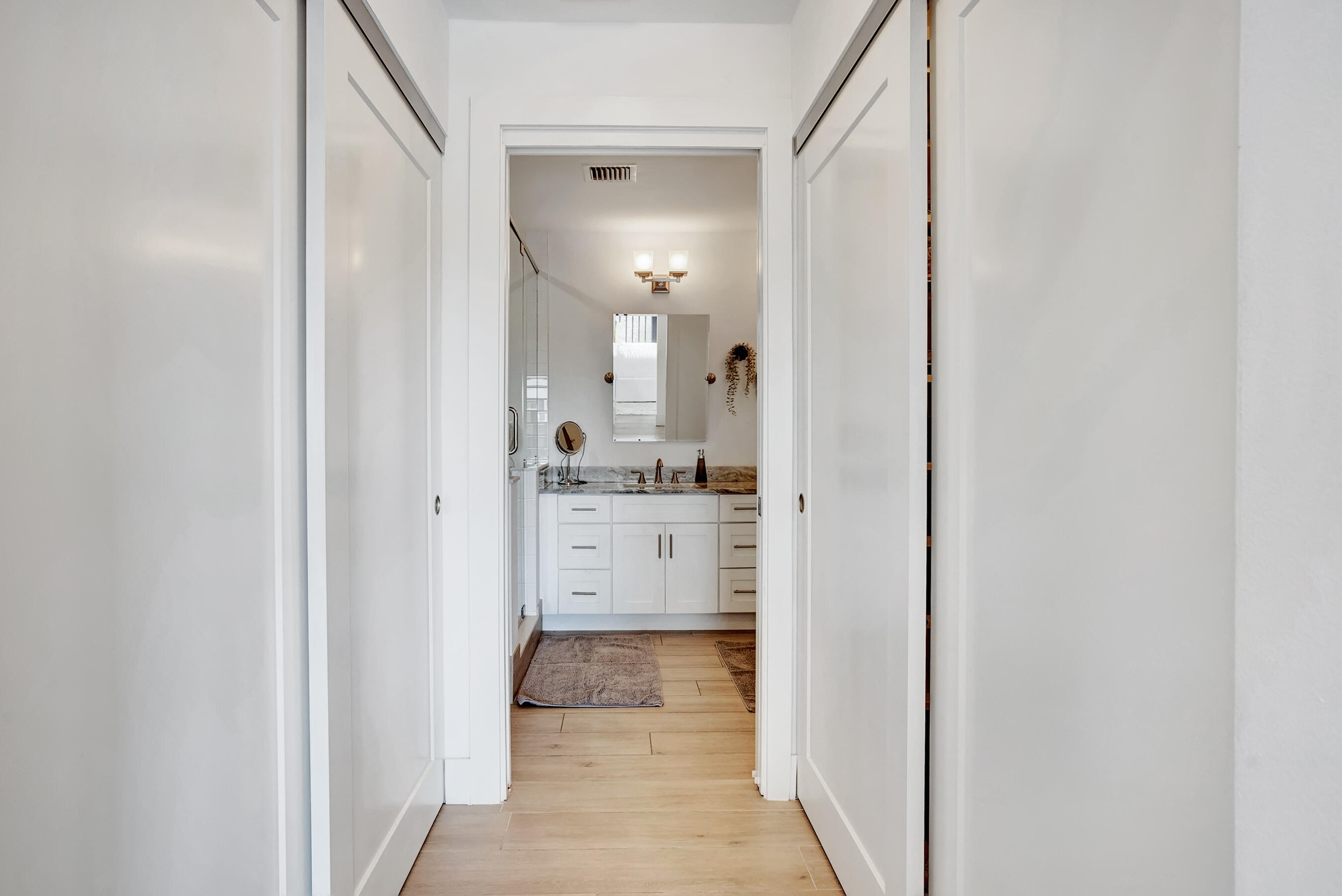 210 Captains Walk 716