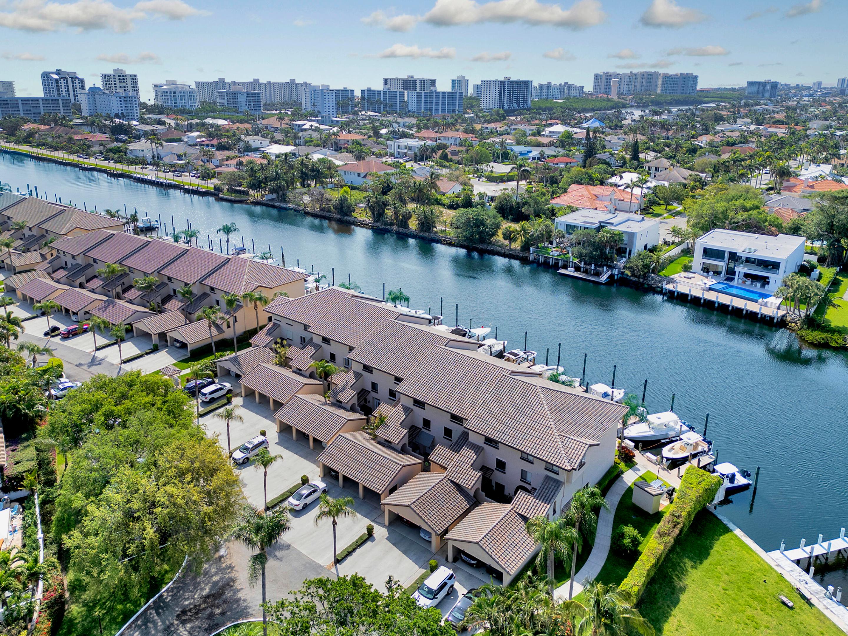 210 Captains Walk 716