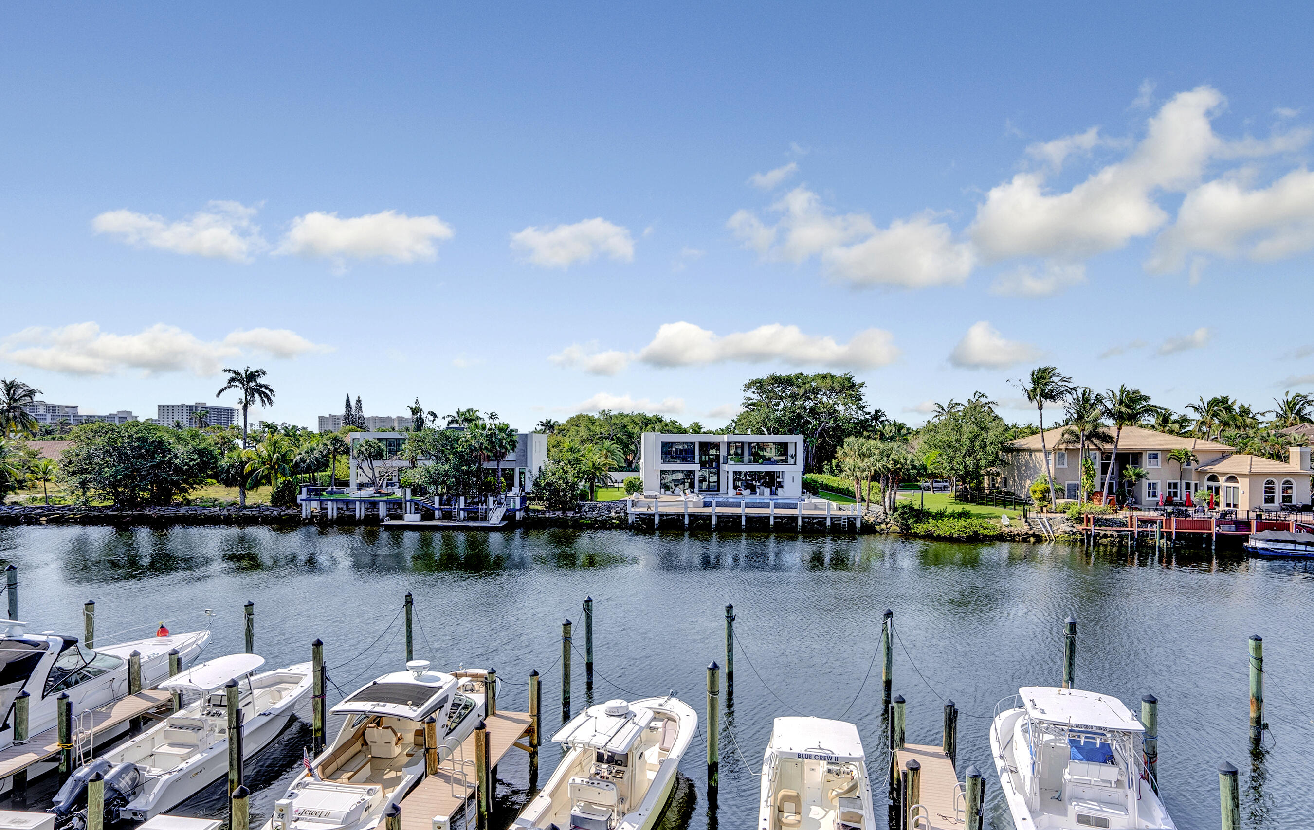 210 Captains Walk 716