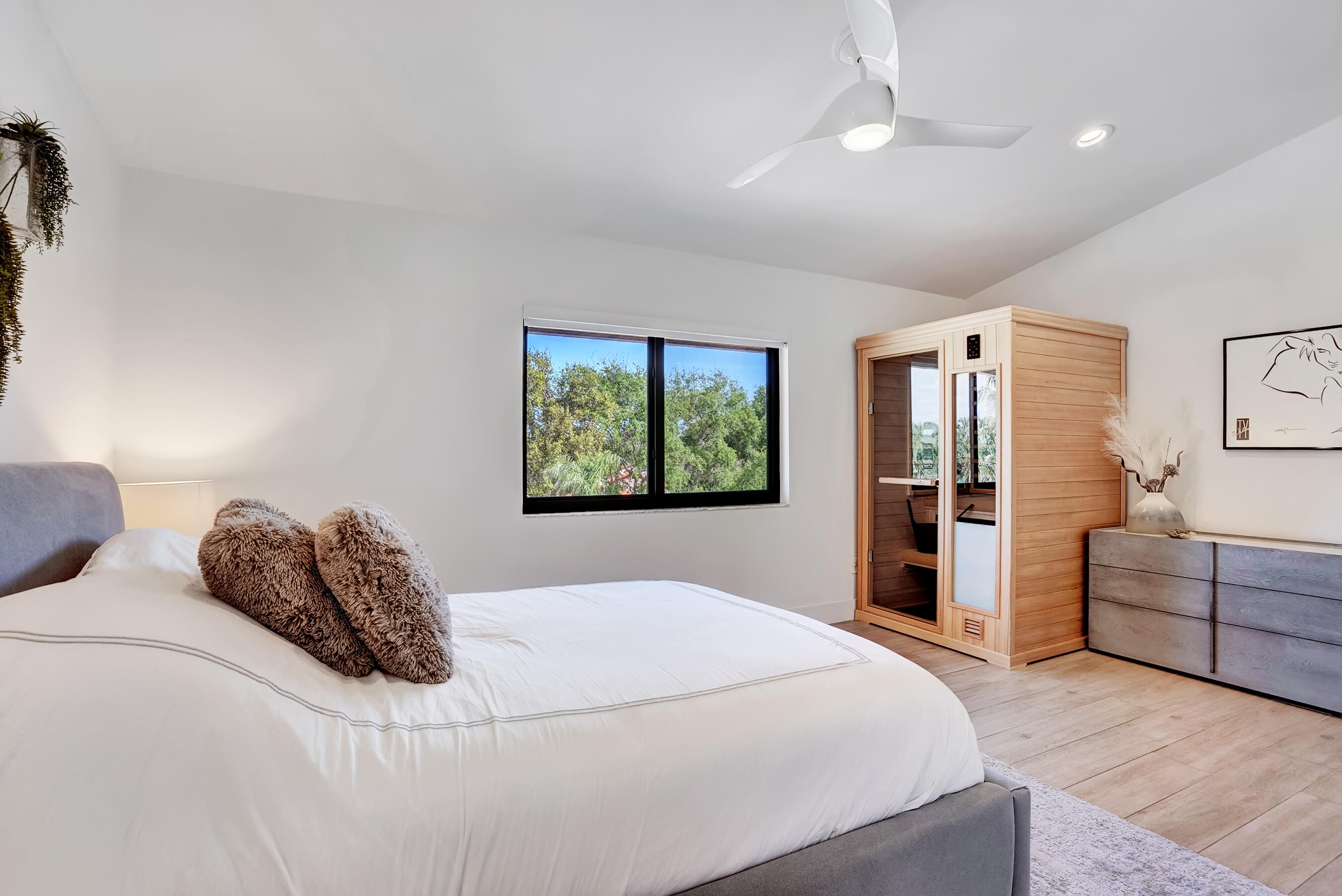 210 Captains Walk 716