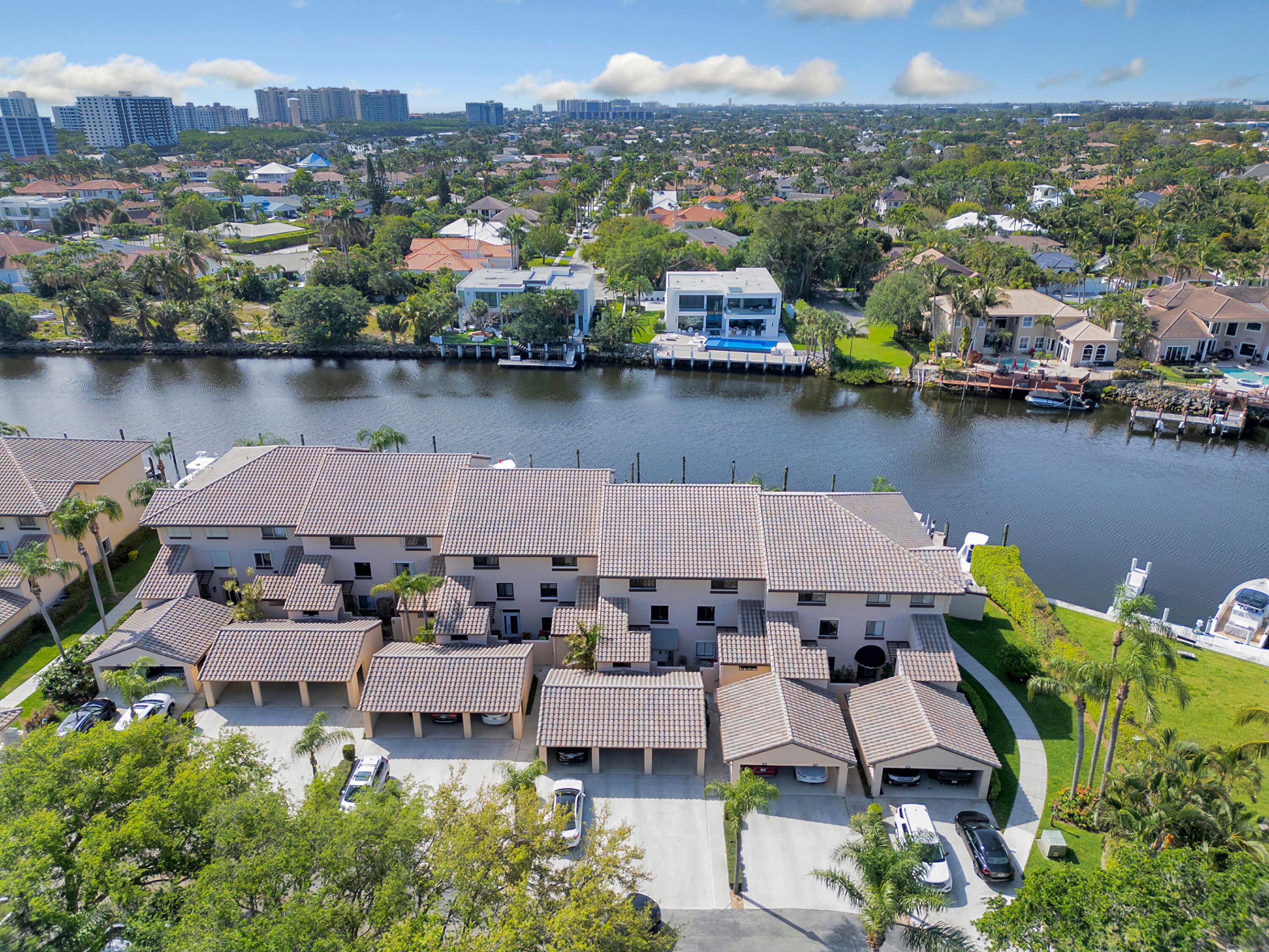 210 Captains Walk 716