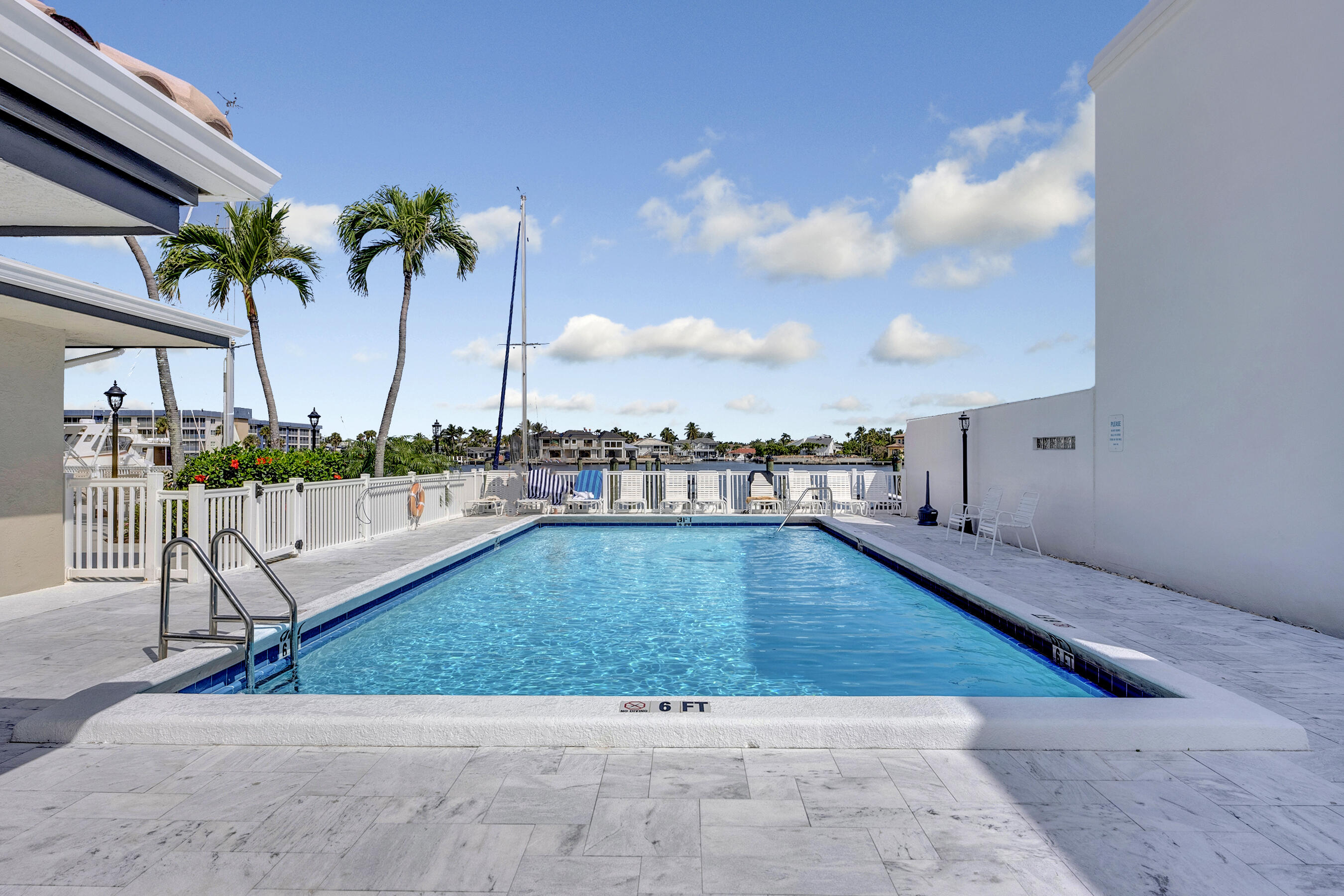 210 Captains Walk 716