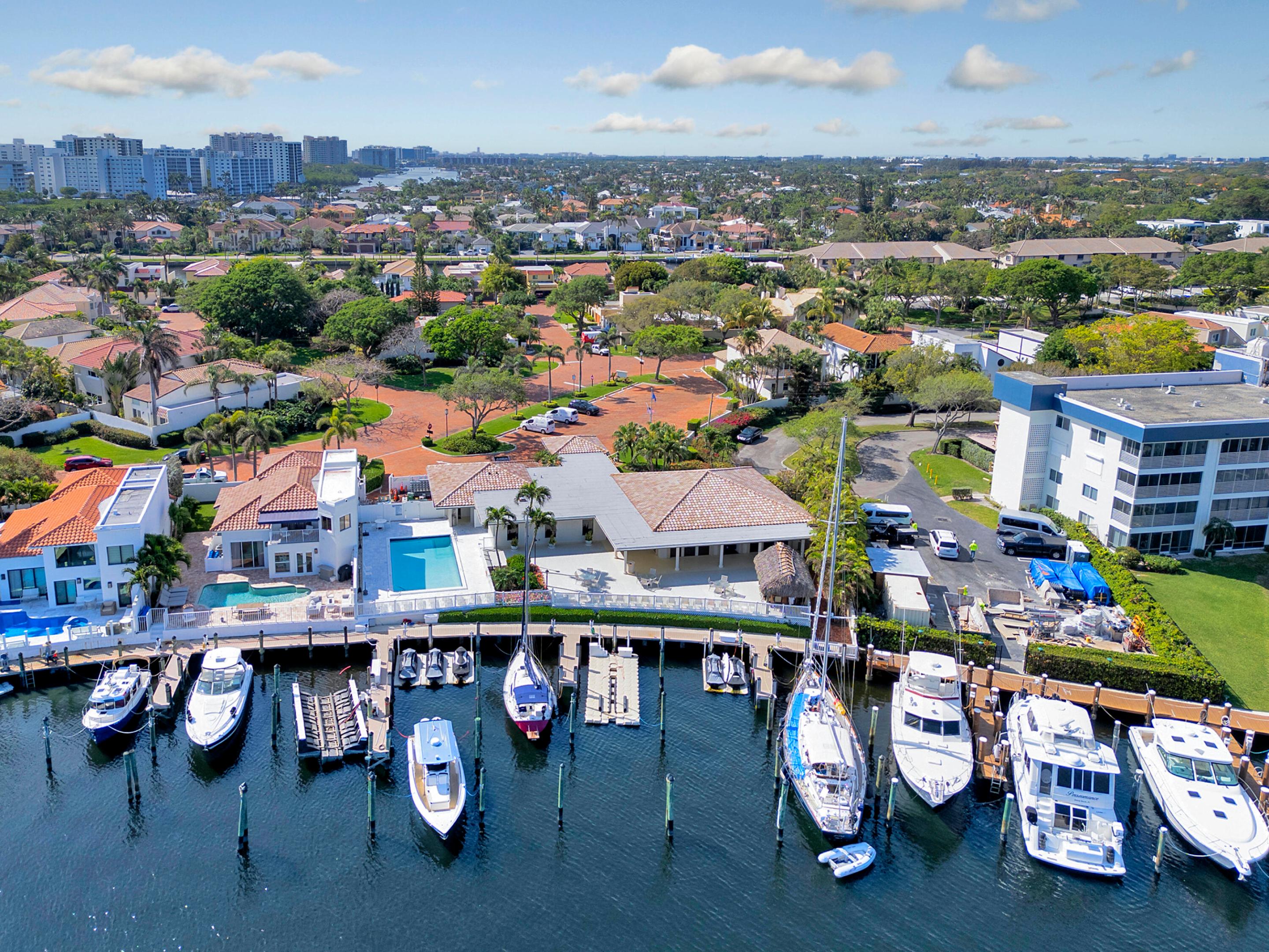 210 Captains Walk 716